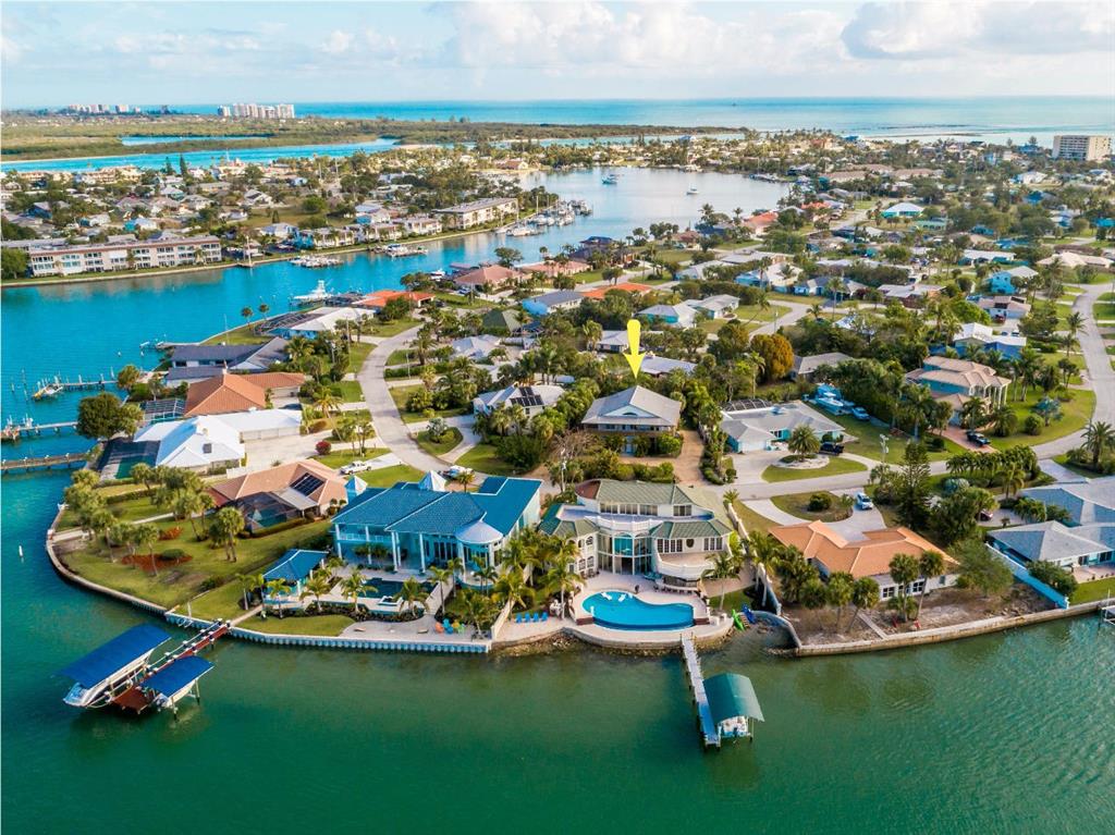 COLONNADES CONDOMINIUM #7 - Residential