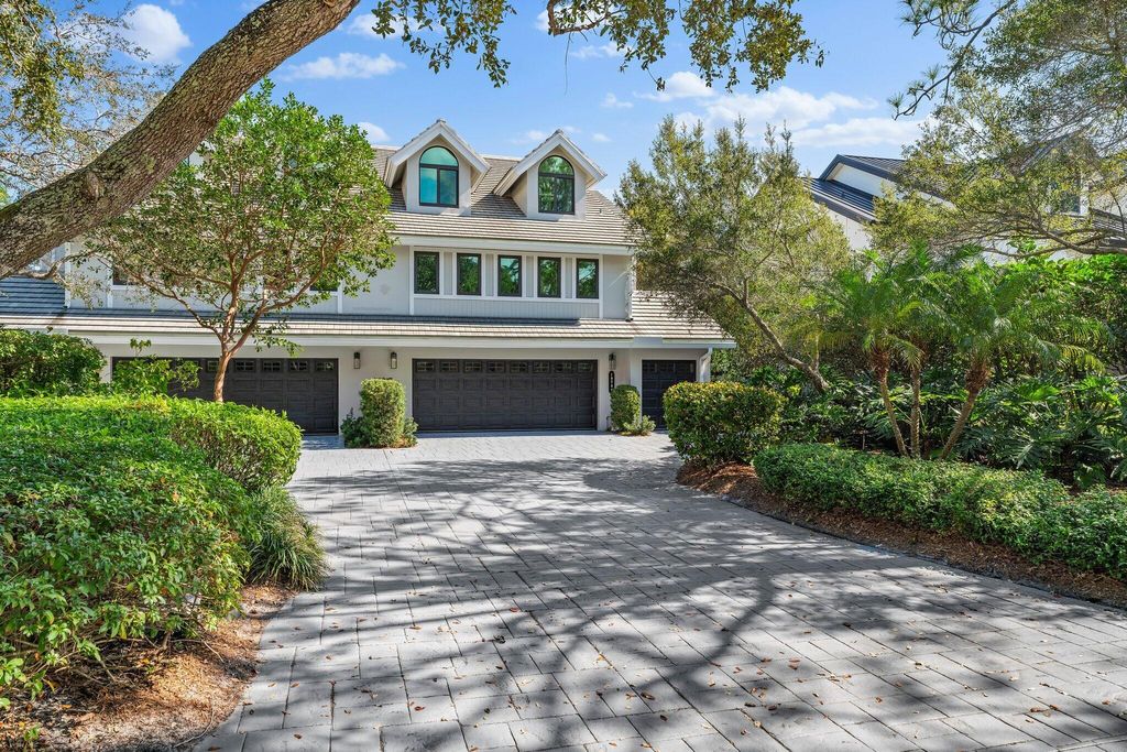 Photo of 18760 SE Pineneedle Lane, Jupiter, FL 33469 (MLS # R11160761)