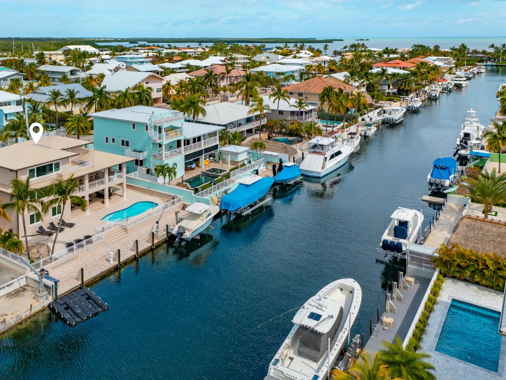 Photo of 397 Laguna Avenue, Key Largo, FL 33037 (MLS # B26033298)