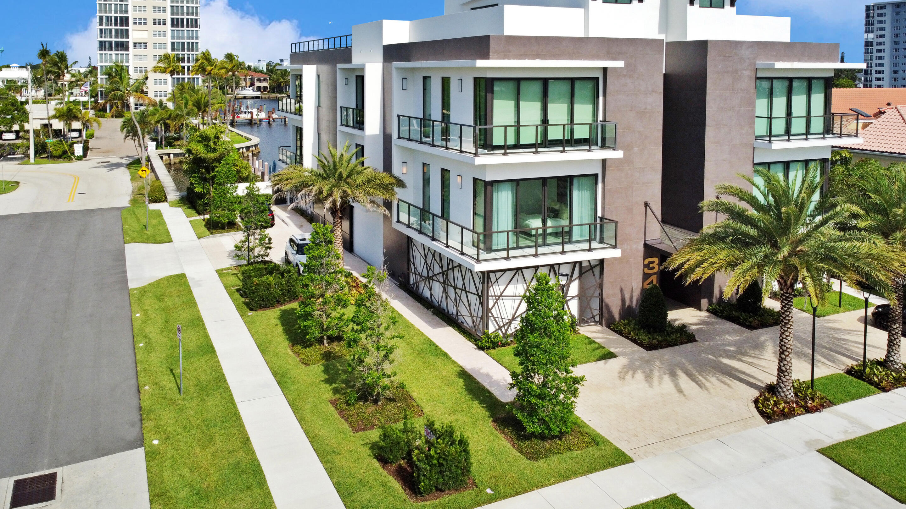 COVE 4 CONDO - Residential