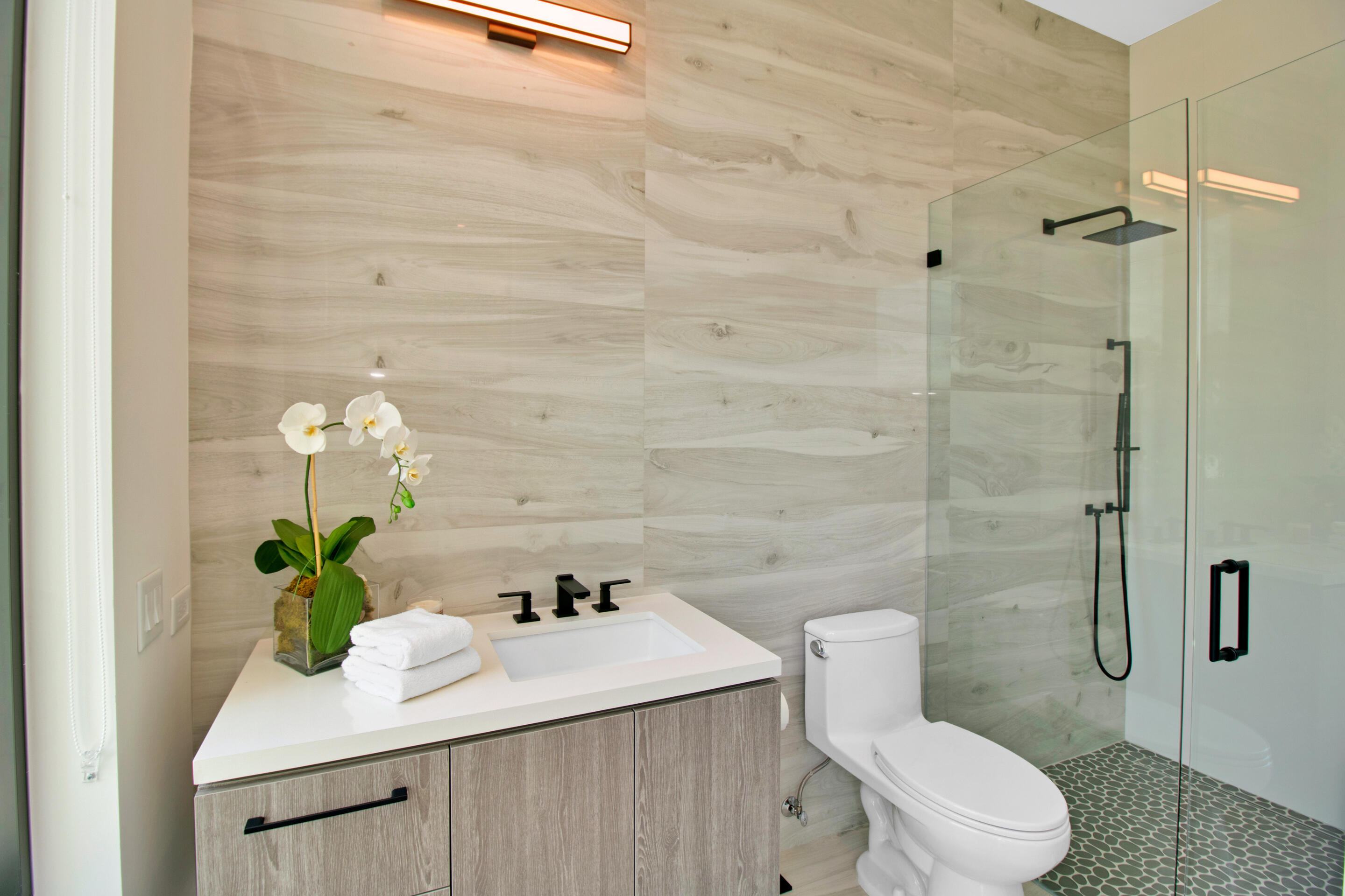 COVE 4 CONDO - Residential