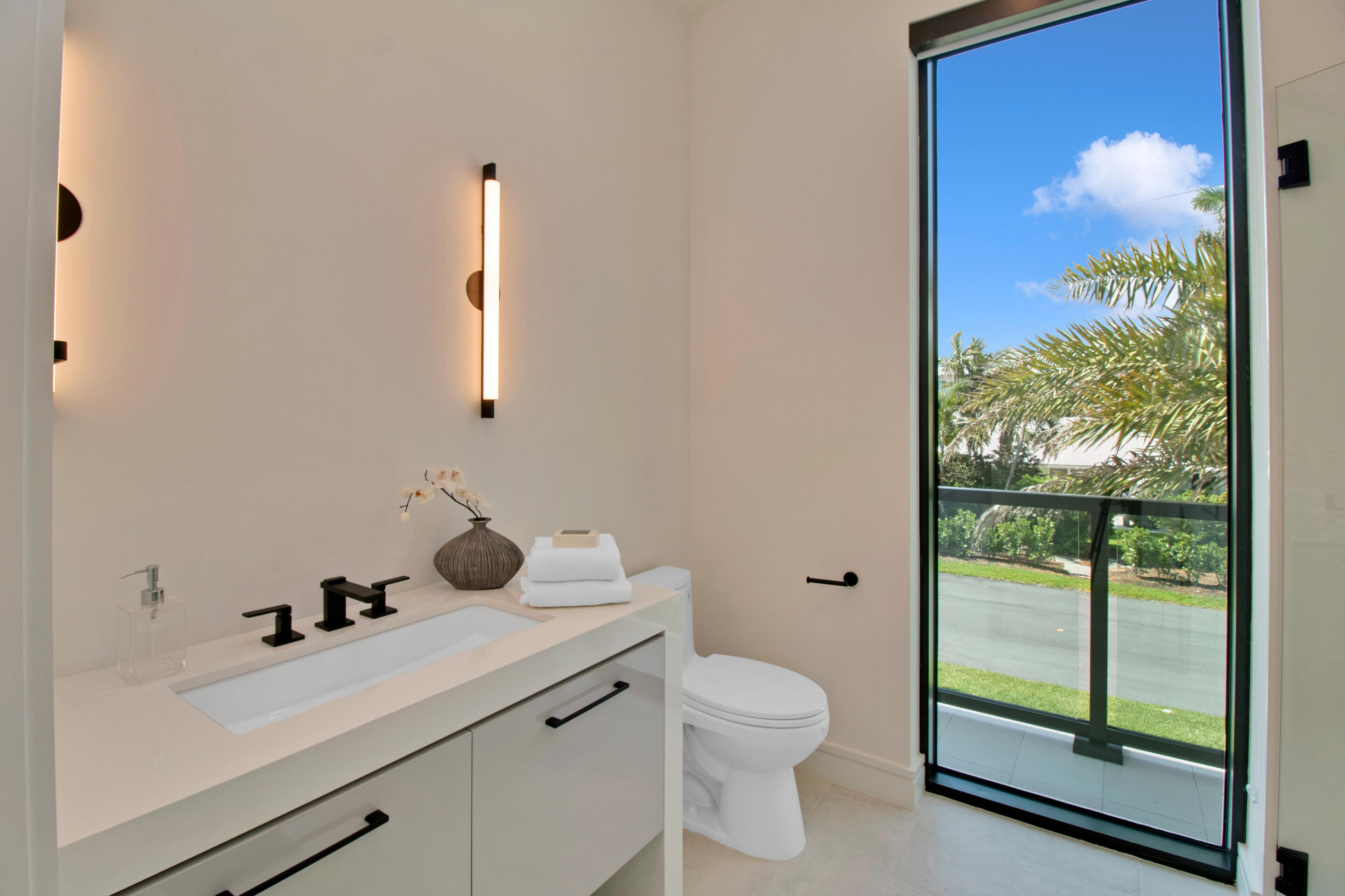 COVE 4 CONDO - Residential