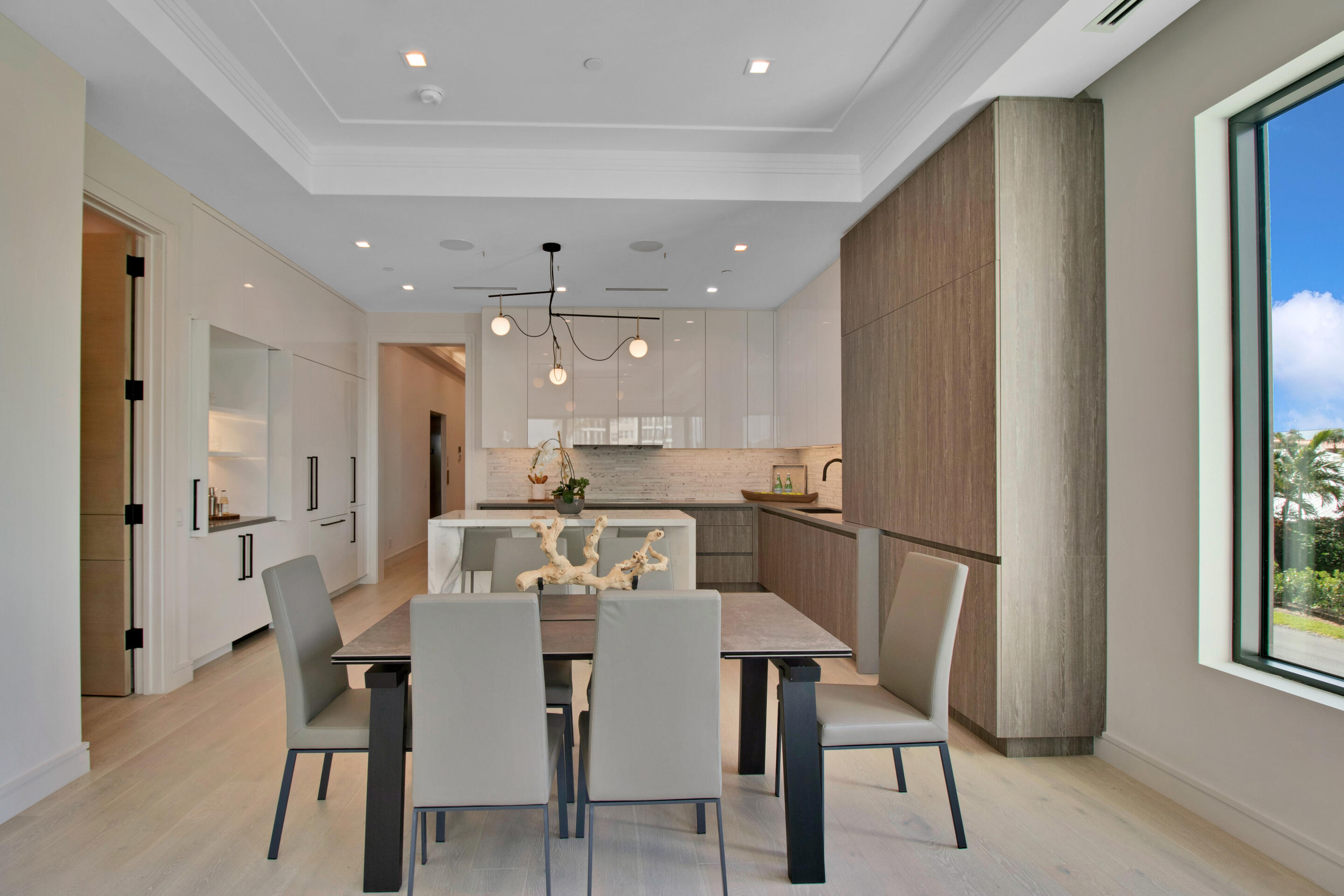 COVE 4 CONDO - Residential