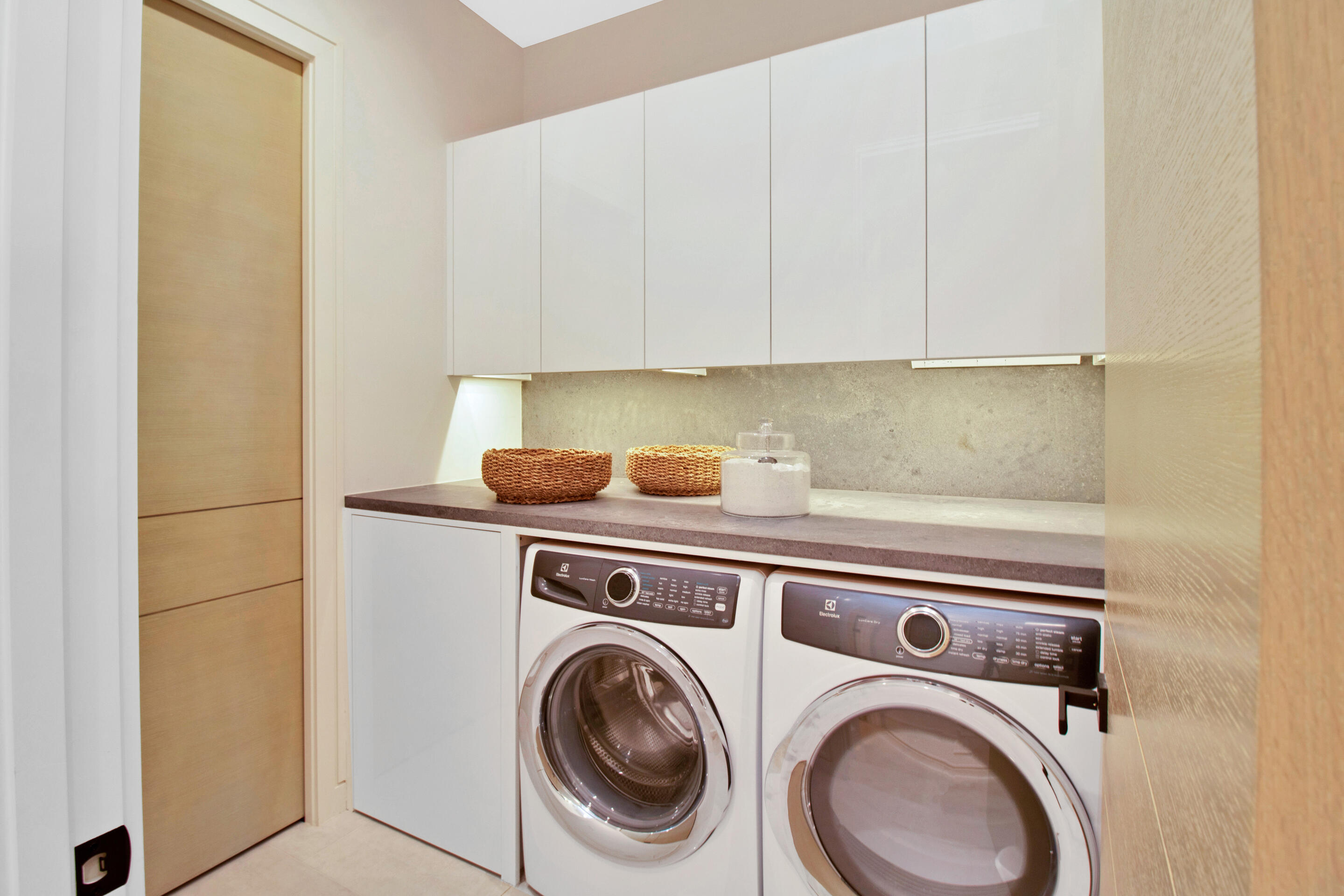 COVE 4 CONDO - Residential