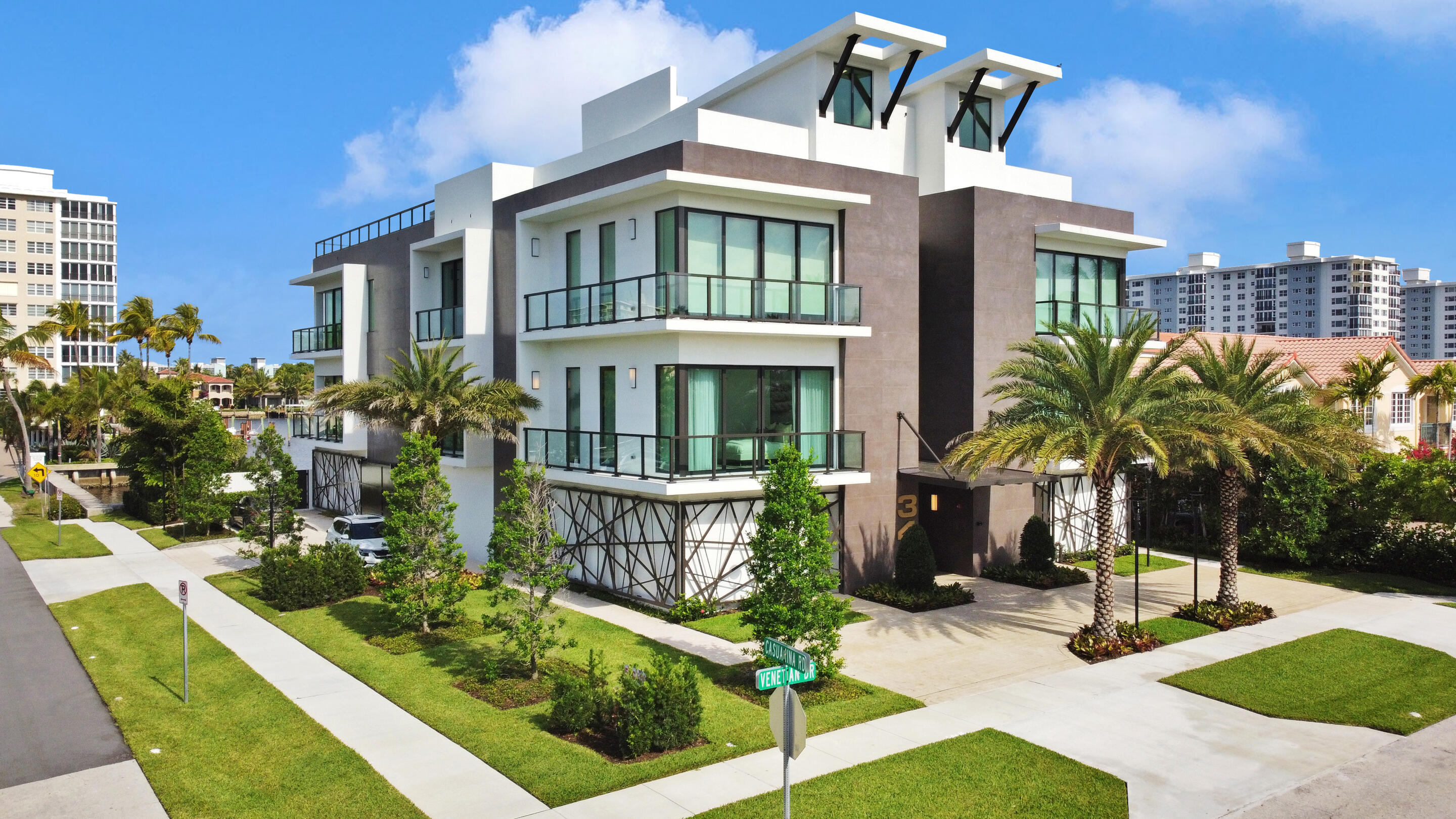 COVE 4 CONDO - Residential