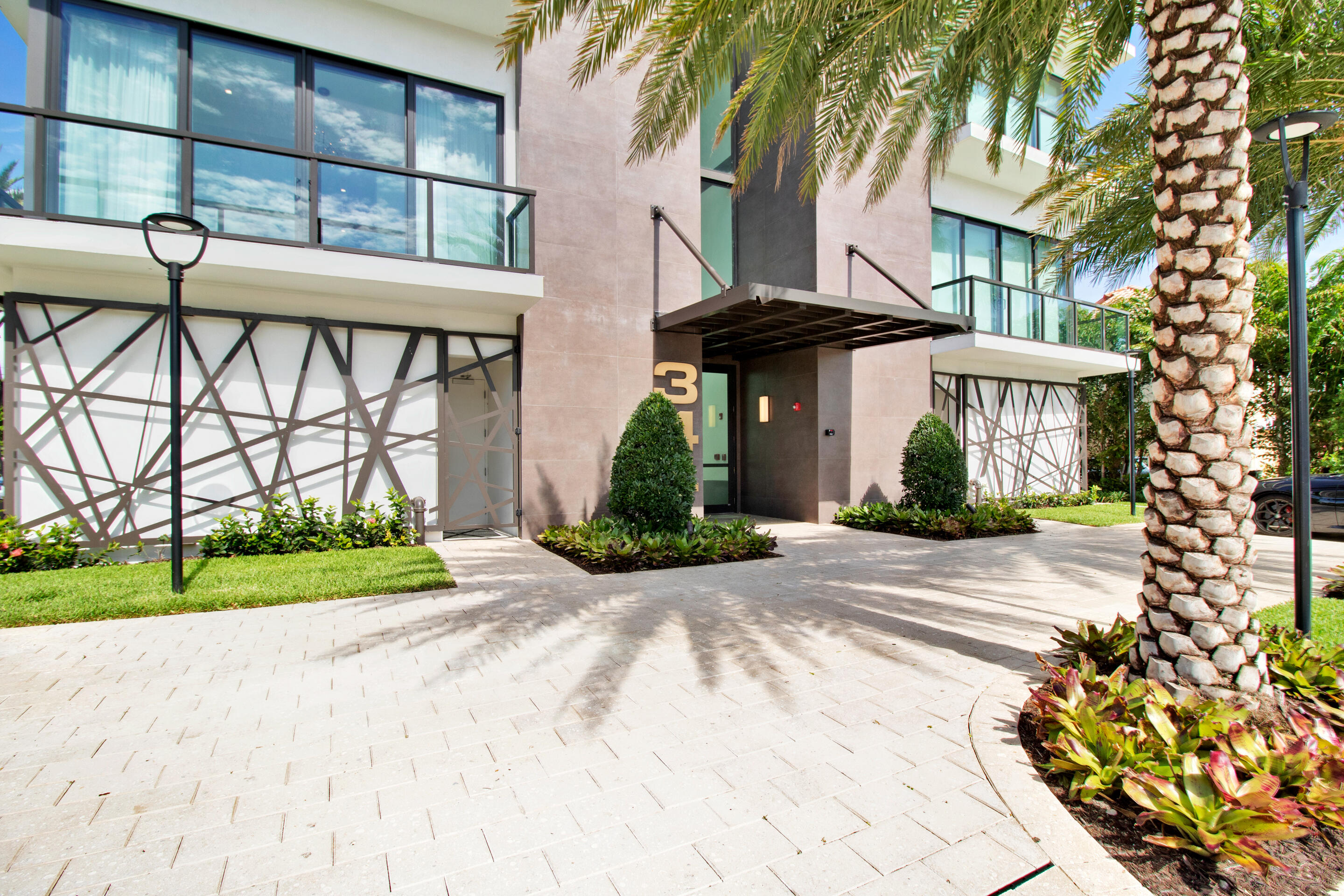 COVE 4 CONDO - Residential