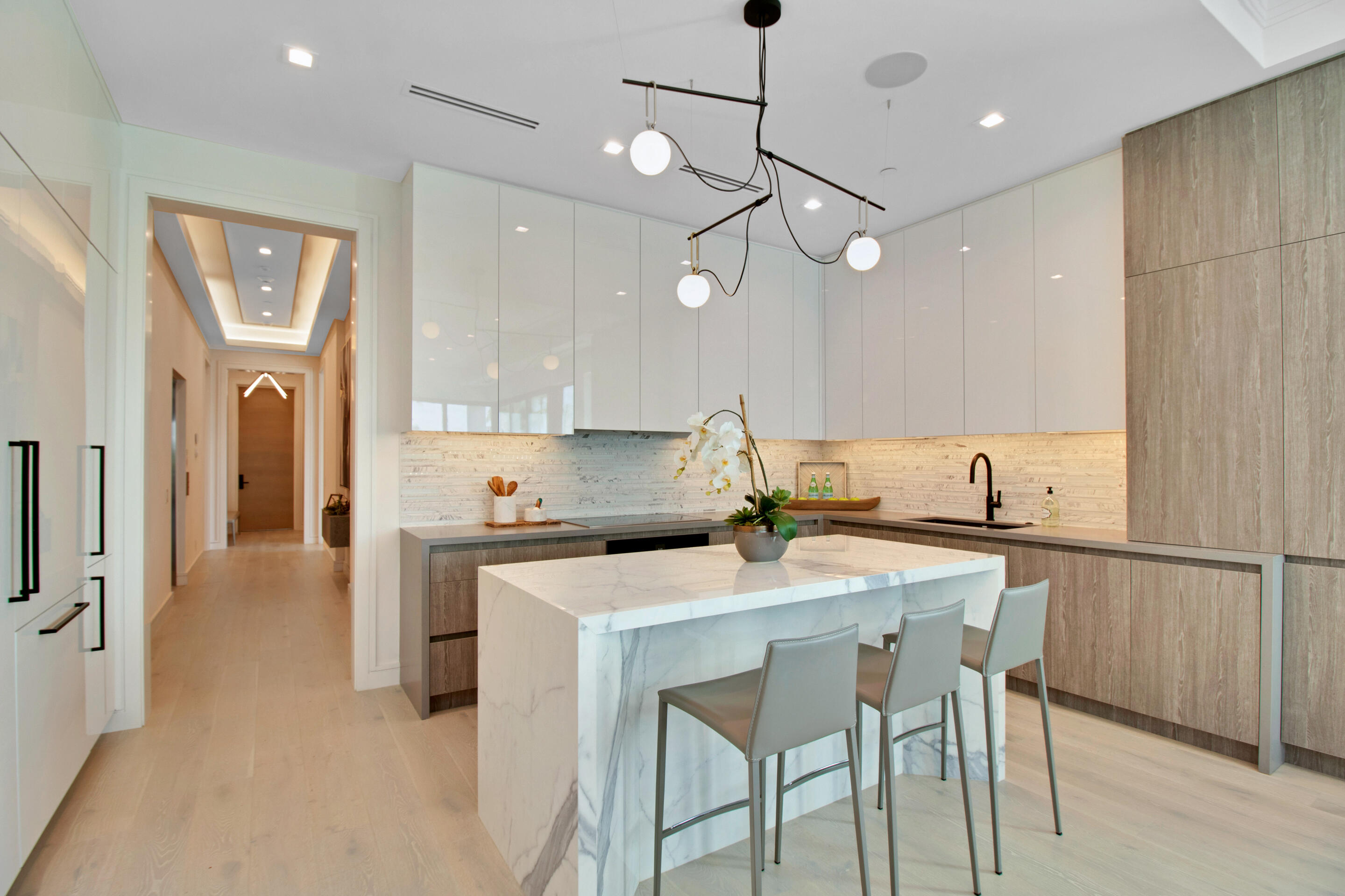 COVE 4 CONDO - Residential