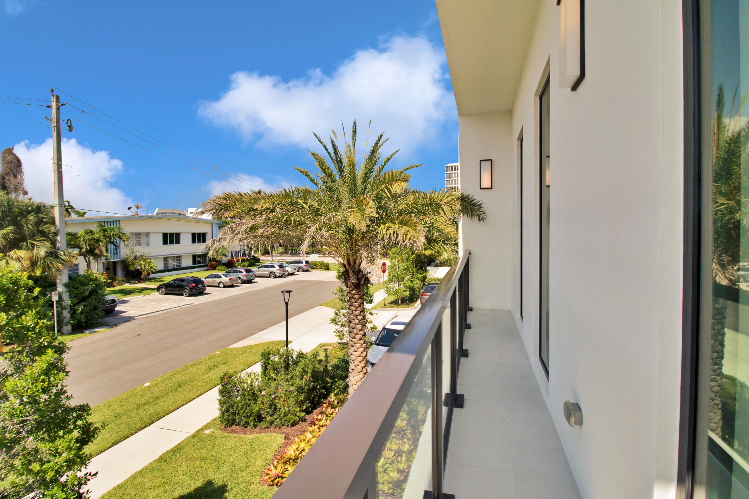 COVE 4 CONDO - Residential