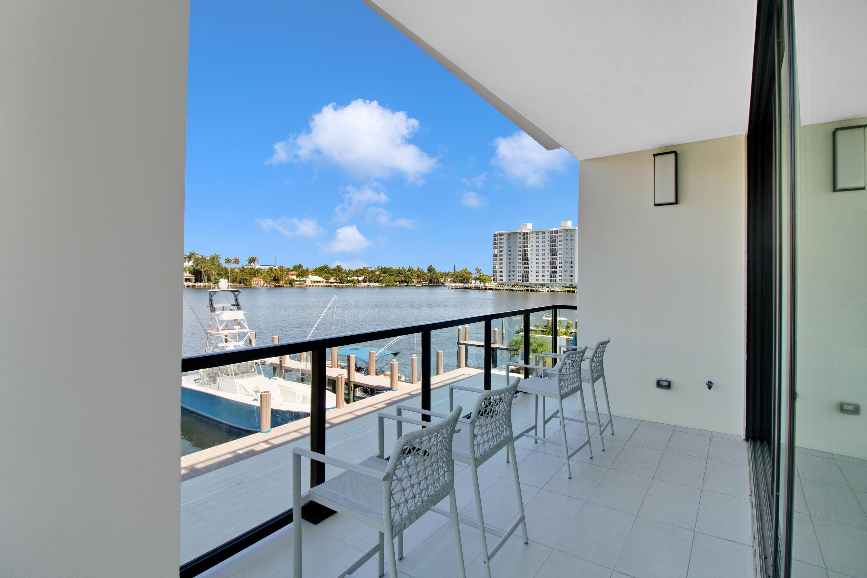 COVE 4 CONDO - Residential