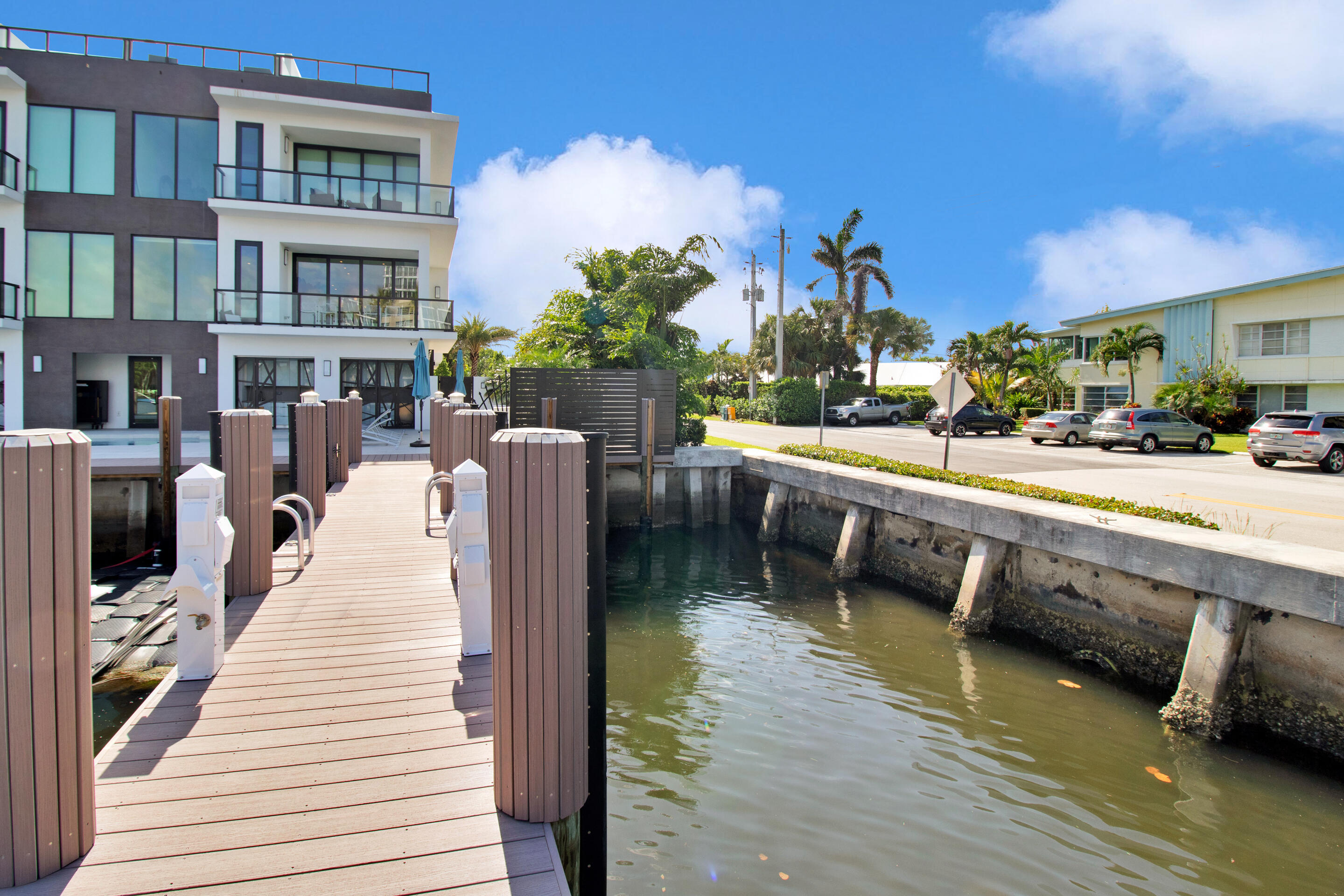 COVE 4 CONDO - Residential