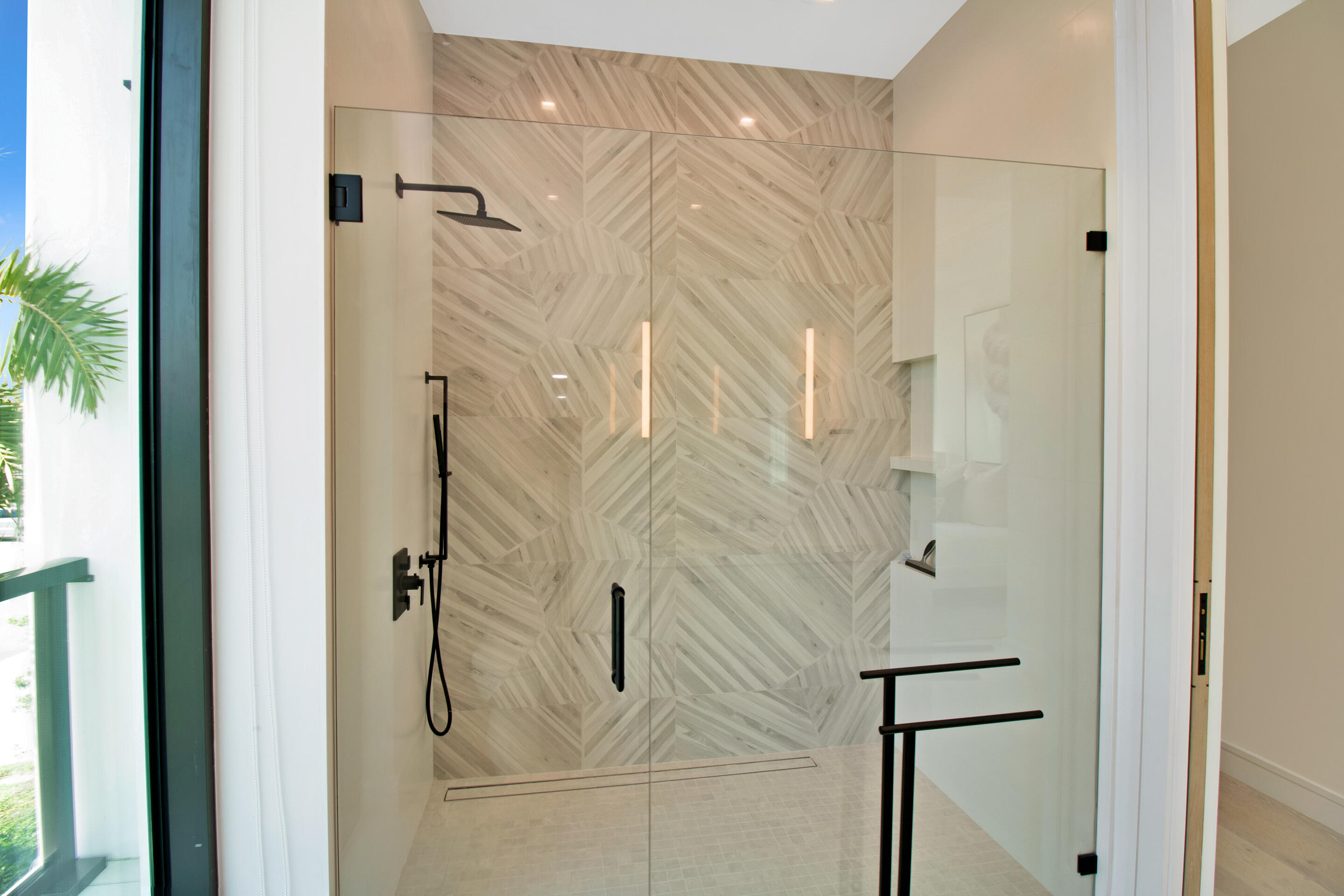 COVE 4 CONDO - Residential