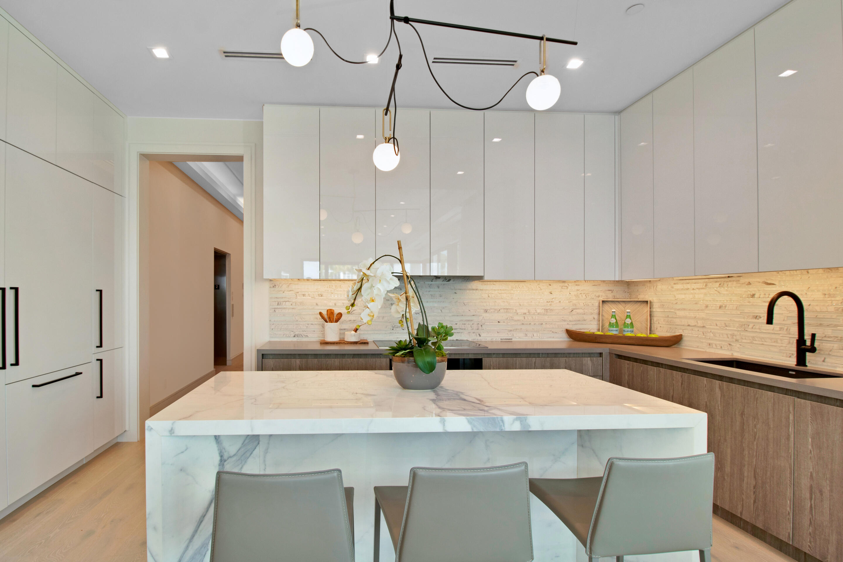 COVE 4 CONDO - Residential