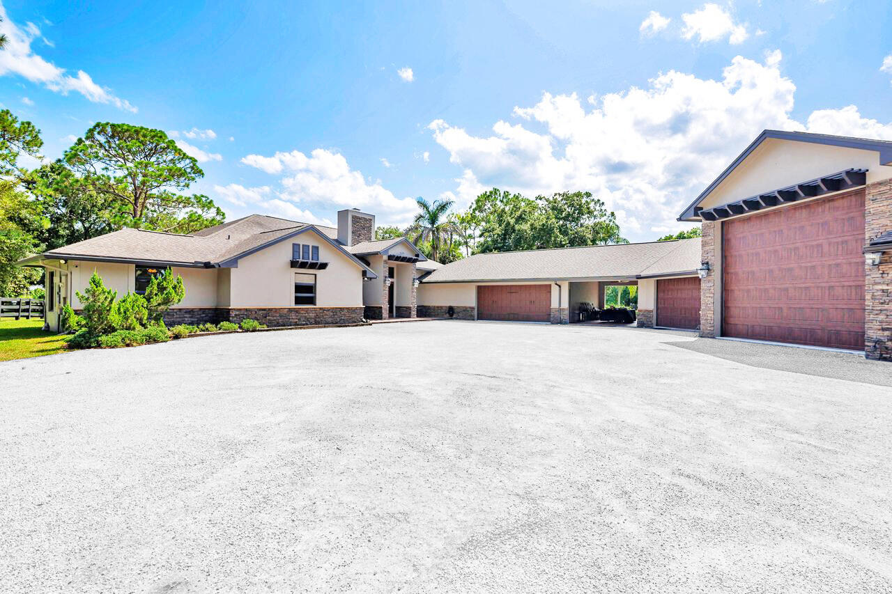 14590 CRAZY HORSE Lane