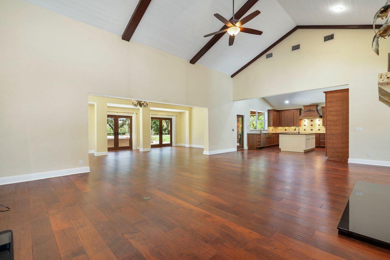 14590 CRAZY HORSE Lane