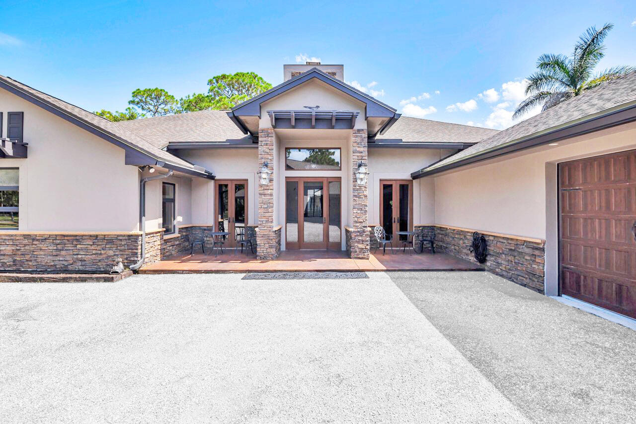 14590 CRAZY HORSE Lane