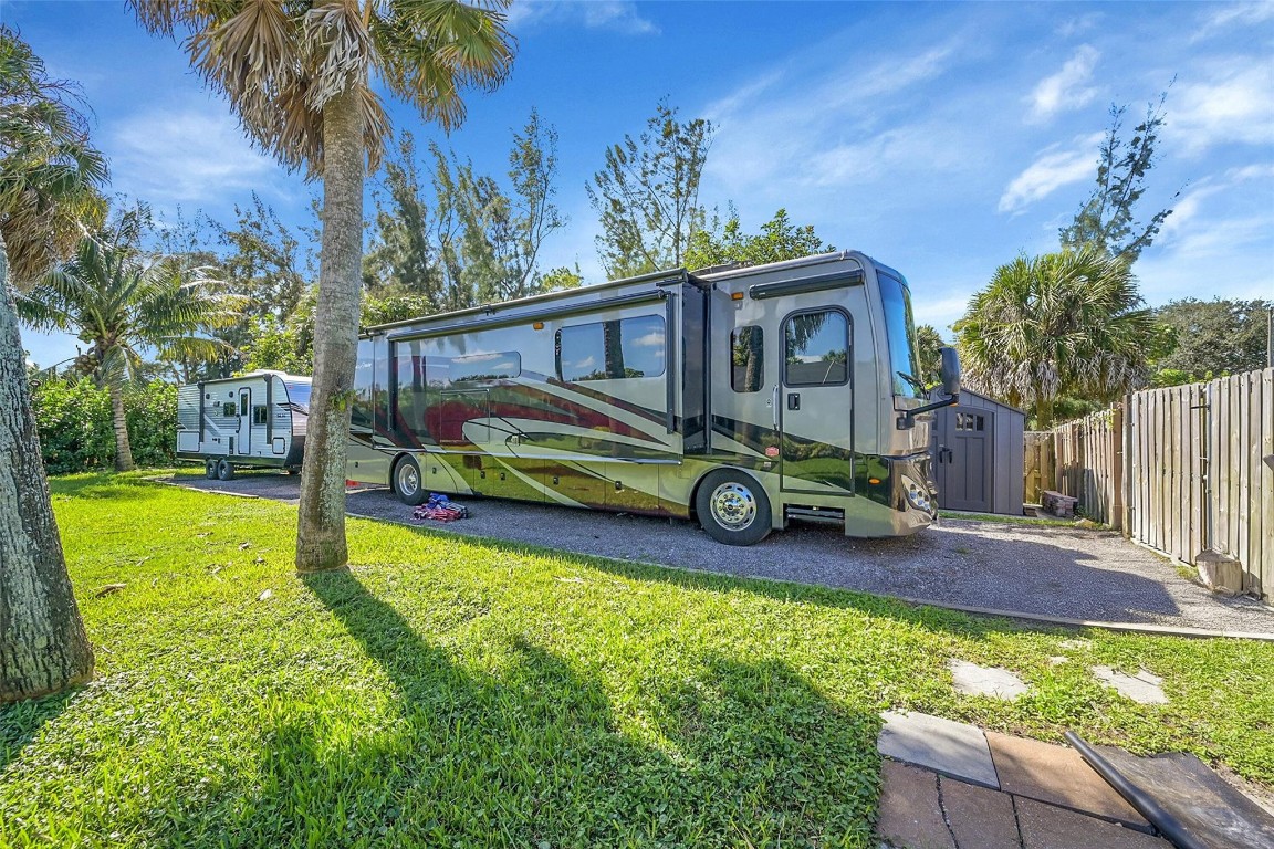 Palm Beach Ranchettes Uni - Residential Lease