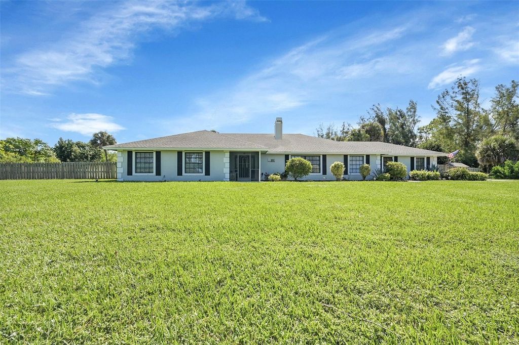 Photo of 8606 Arrowhead Drive, Lake Worth, FL 33467 (MLS # F10534624)