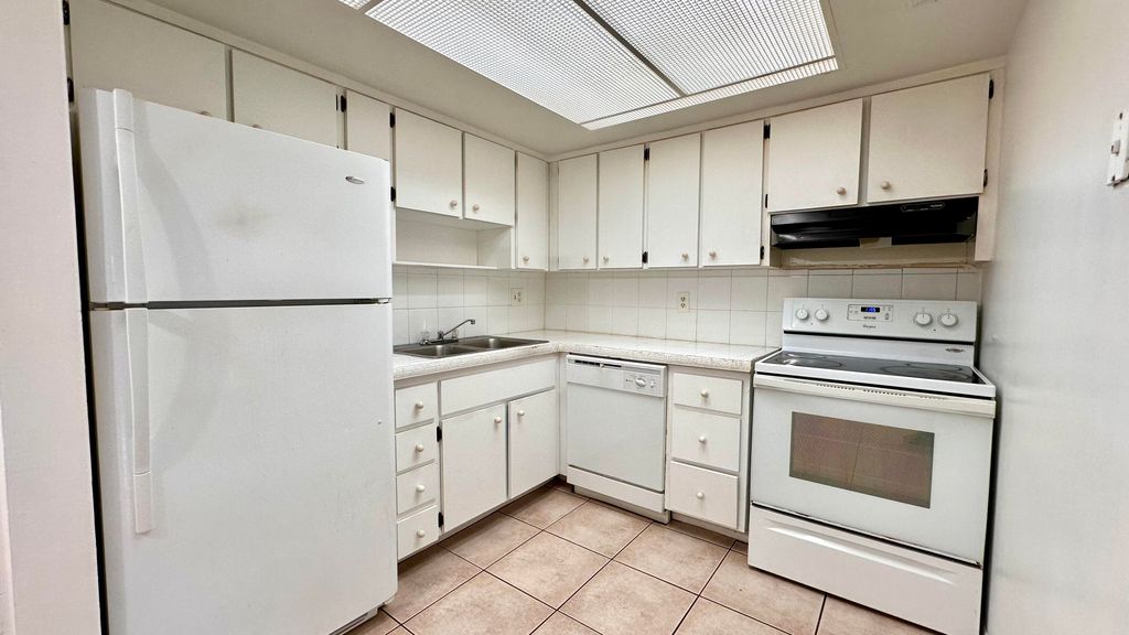 Photo of 3096 Collin Drive #C, West Palm Beach, FL 33406 (MLS # R10966694)