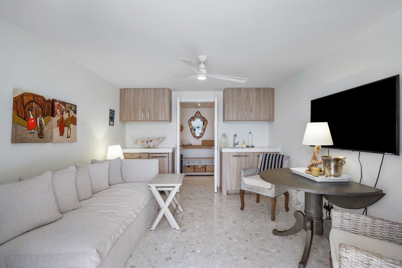 CARLTON PLACE CONDO - Residential