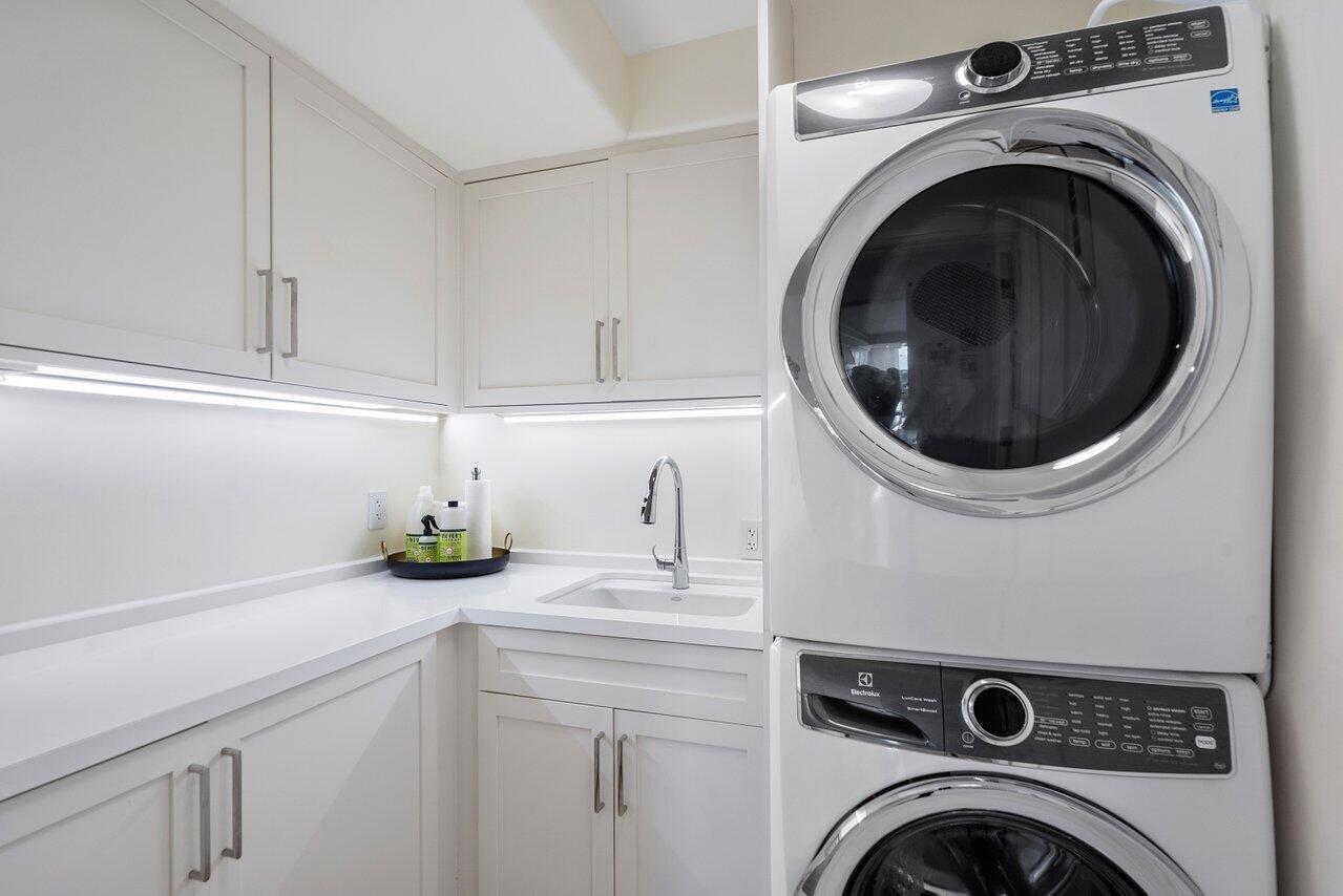 CARLTON PLACE CONDO - Residential