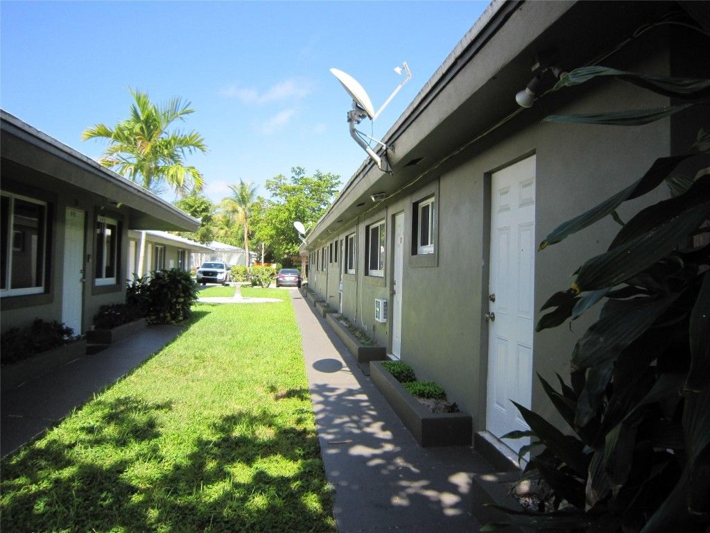 Photo of 1129 NE 16th Avenue, Fort Lauderdale, FL 33304 (MLS # F10519209)