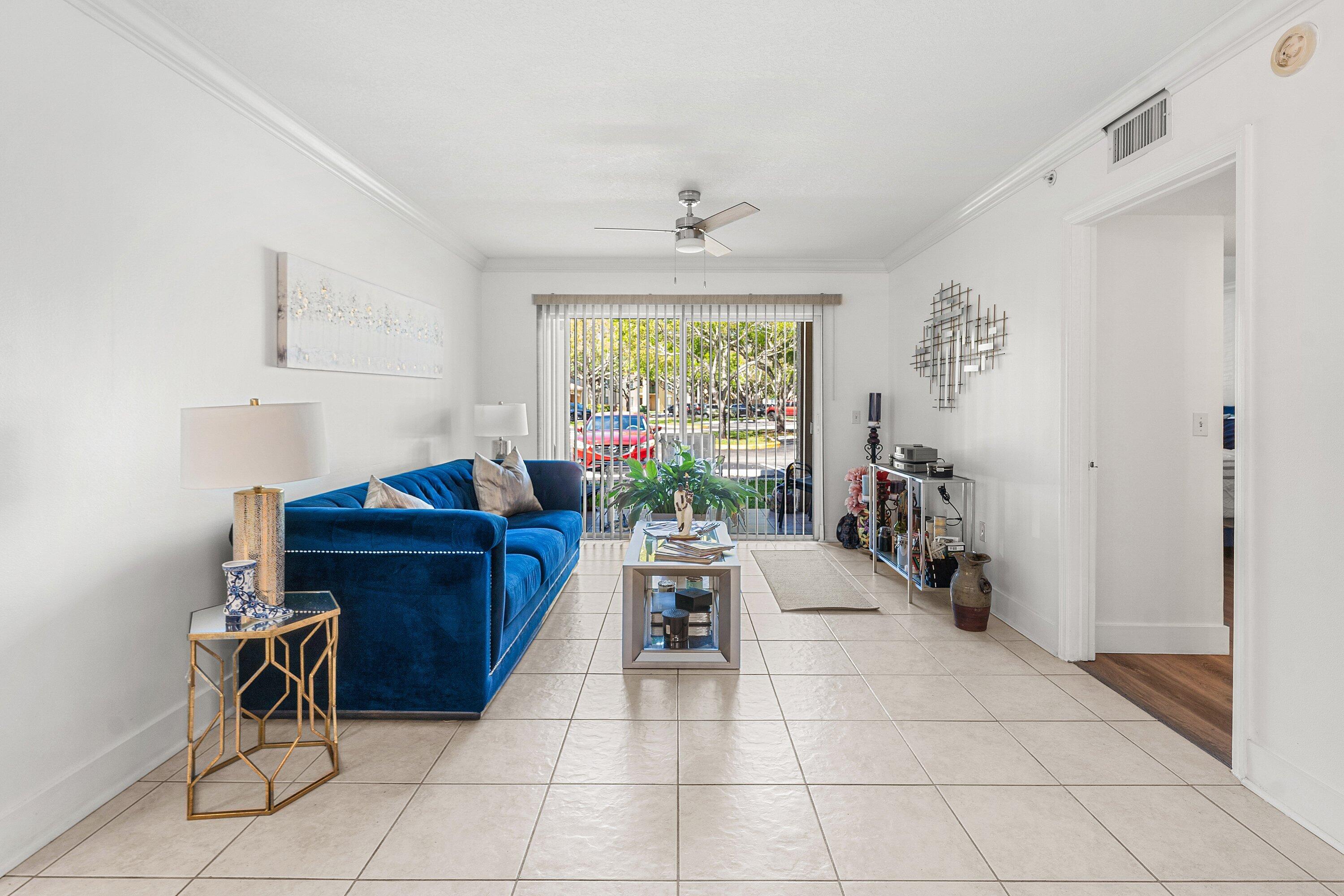 EMERALD ISLE AT LAGUNA LAKES CONDO - Residential