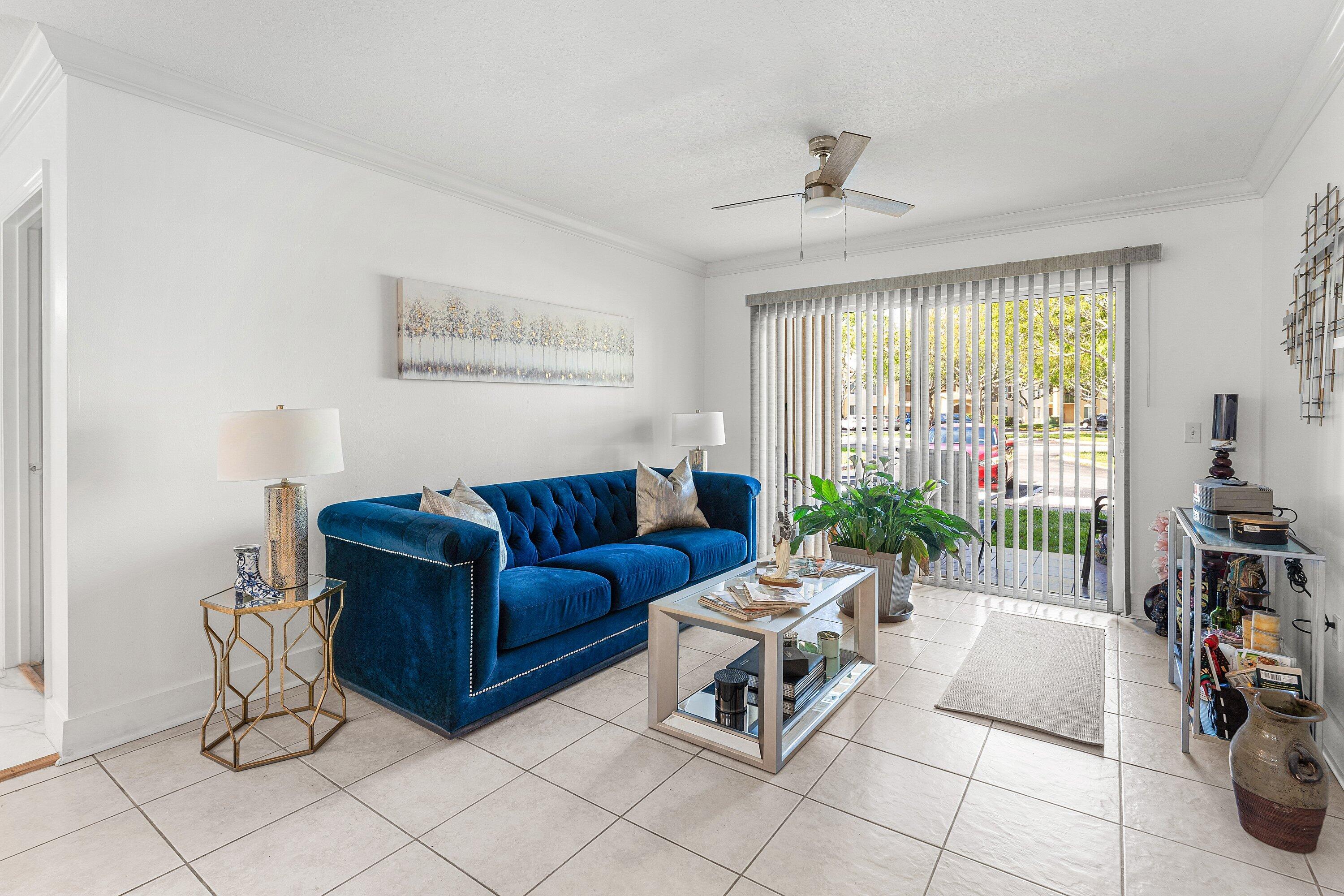 EMERALD ISLE AT LAGUNA LAKES CONDO - Residential