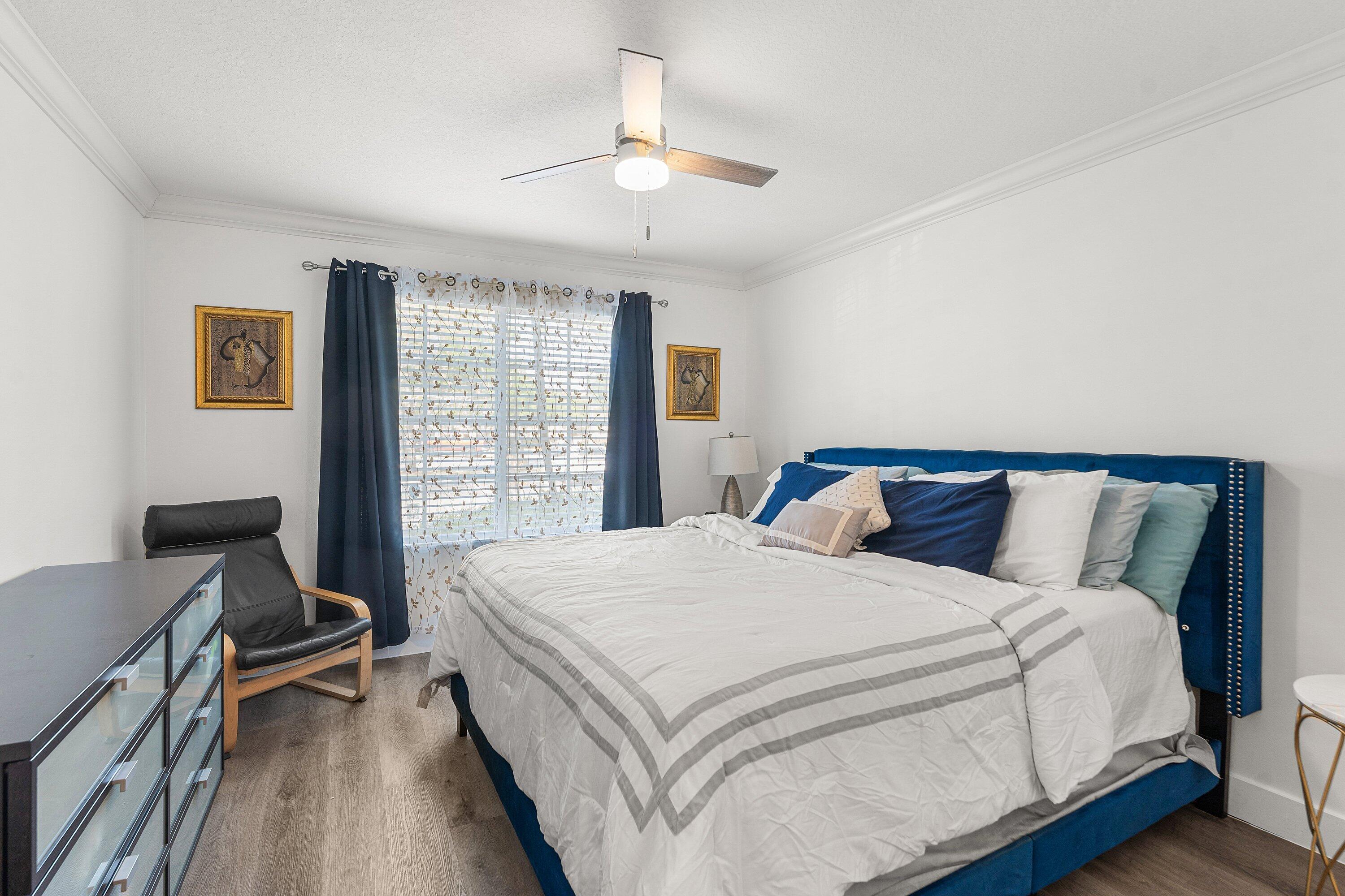 EMERALD ISLE AT LAGUNA LAKES CONDO - Residential