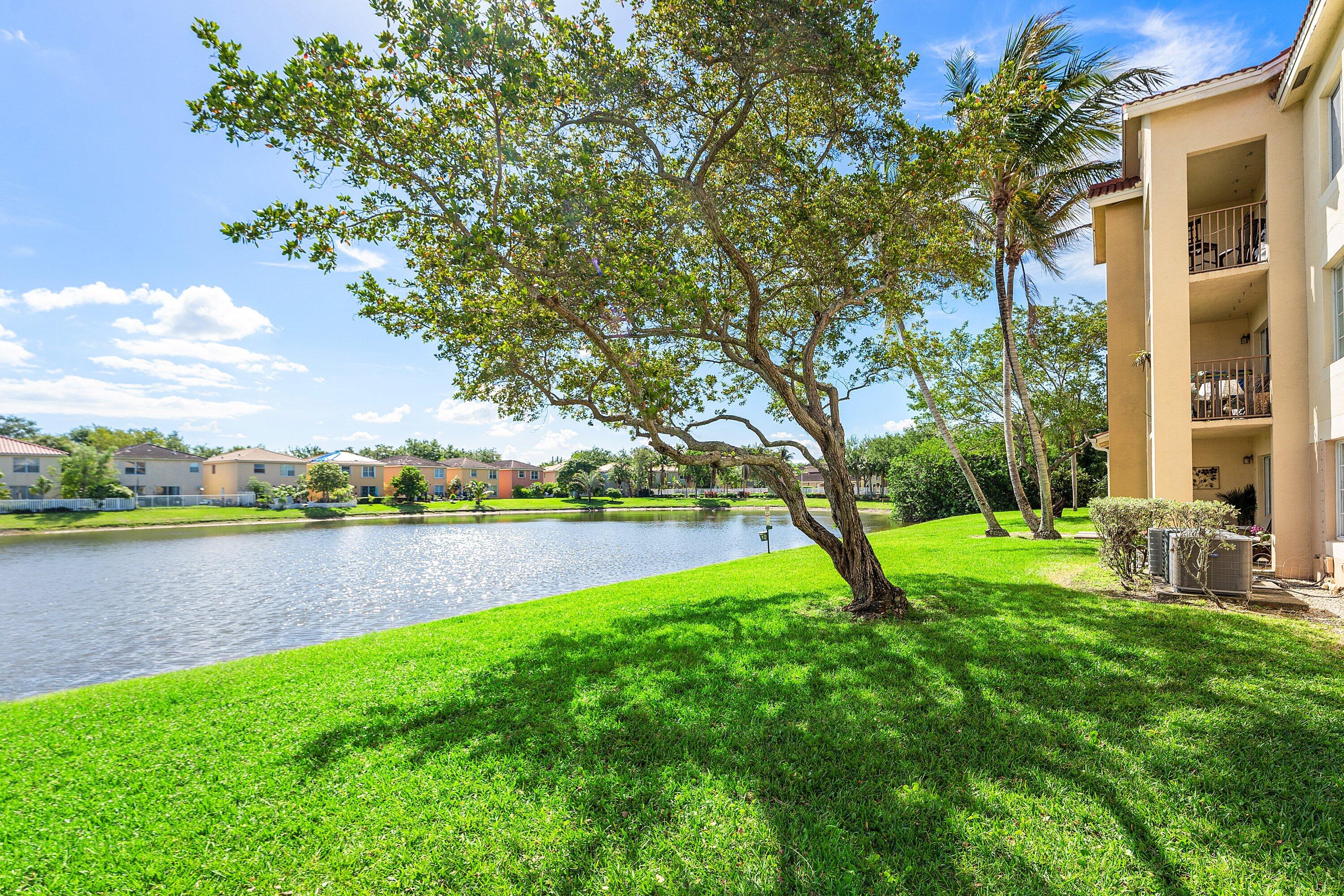 EMERALD ISLE AT LAGUNA LAKES CONDO - Residential