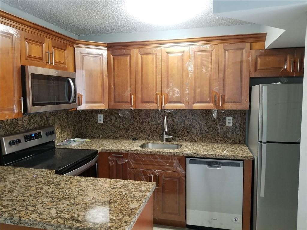 Palmas Twnhs Condo - Residential Lease