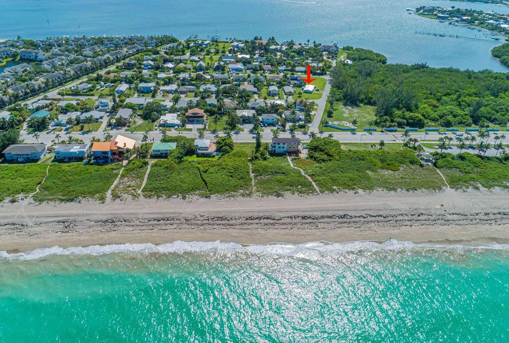 Photo of 1831 Crestview Drive, Fort Pierce, FL 34949 (MLS # R11076487)