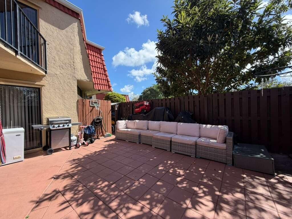 Photo of 8182 Thames Blvd #D, Boca Raton, FL 33433 (MLS # B26000436)