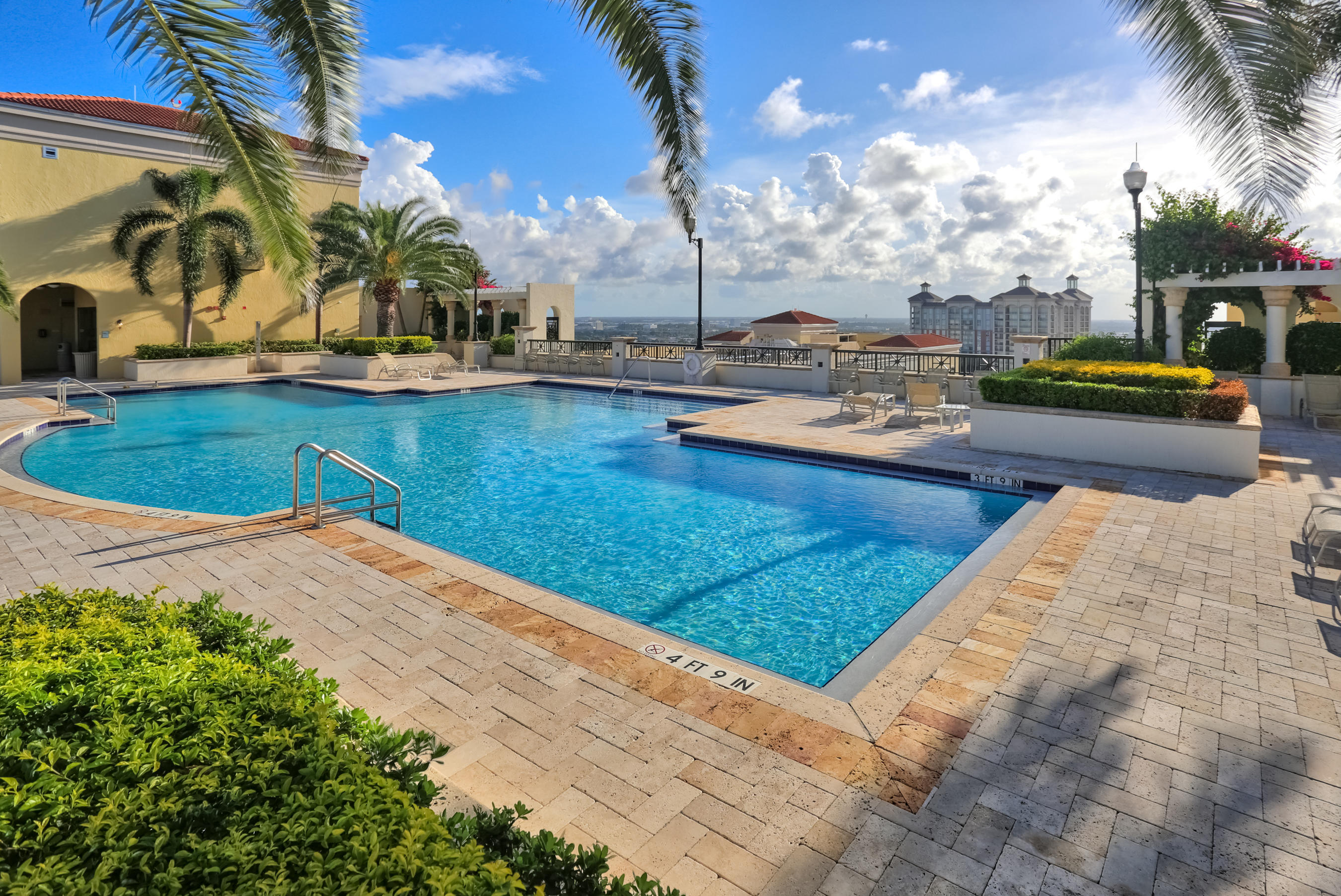 ONE CITY PLAZA CONDO - Residential