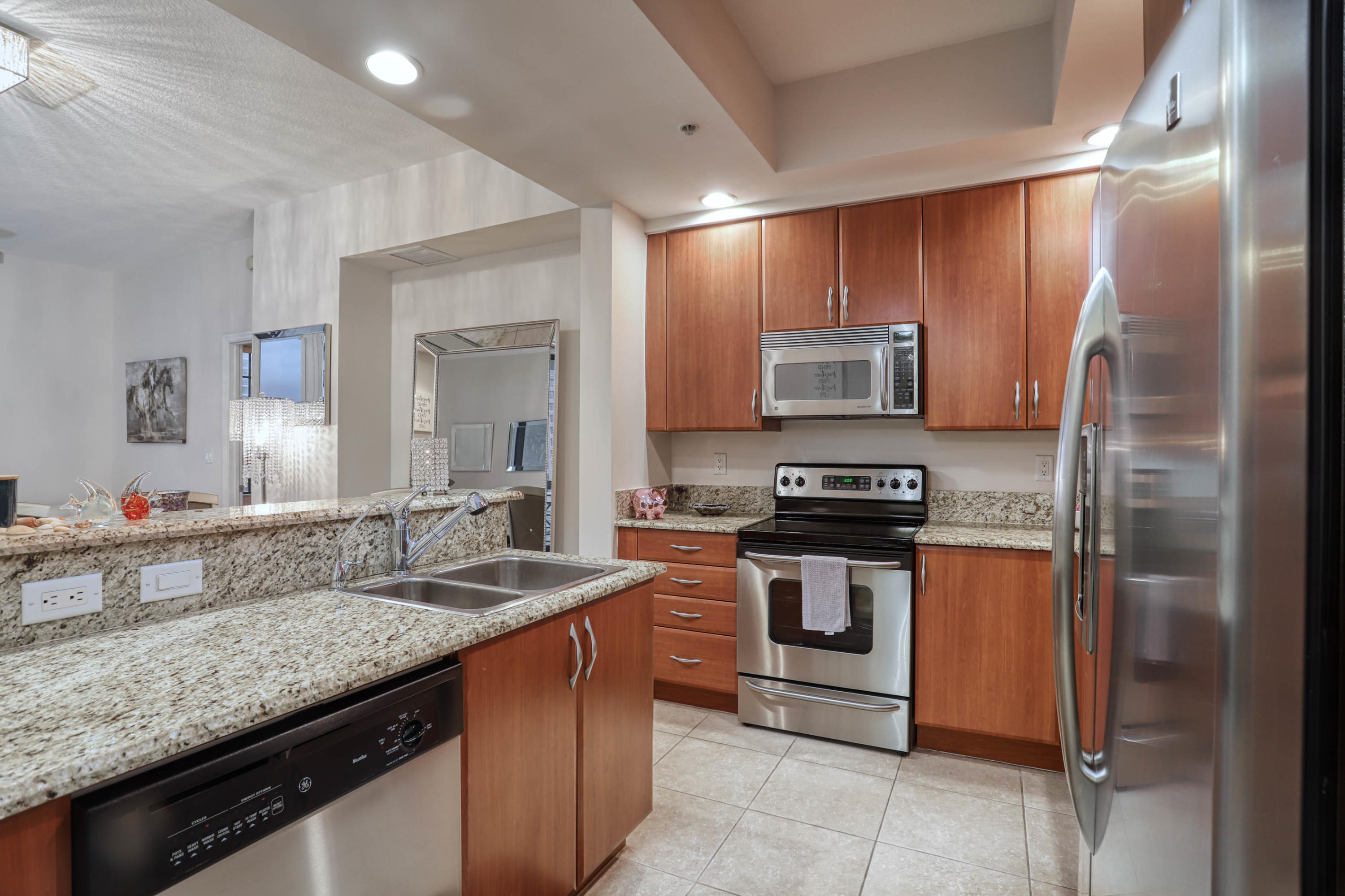 ONE CITY PLAZA CONDO - Residential