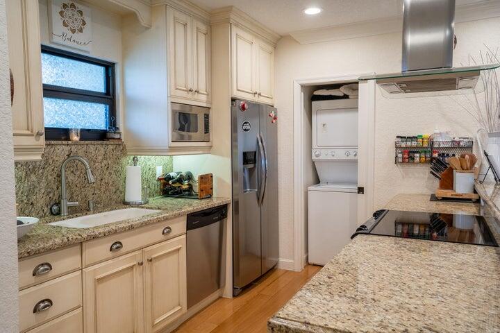 BAGATTELLE CONDO - Residential Lease