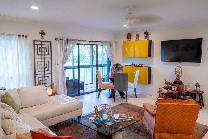 BAGATTELLE CONDO - Residential Lease