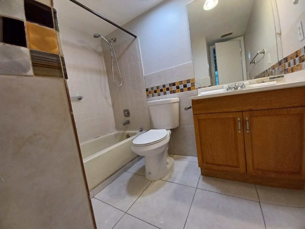 LAKEWOOD VILLAGE - Residential