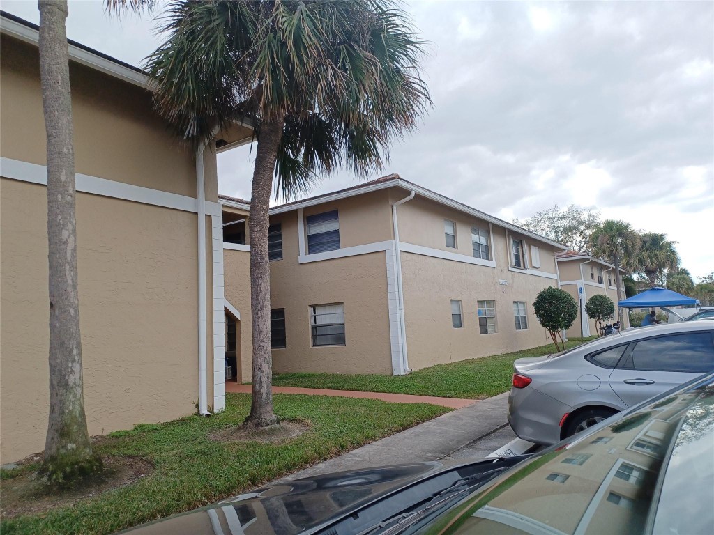 LAKEWOOD VILLAGE - Residential