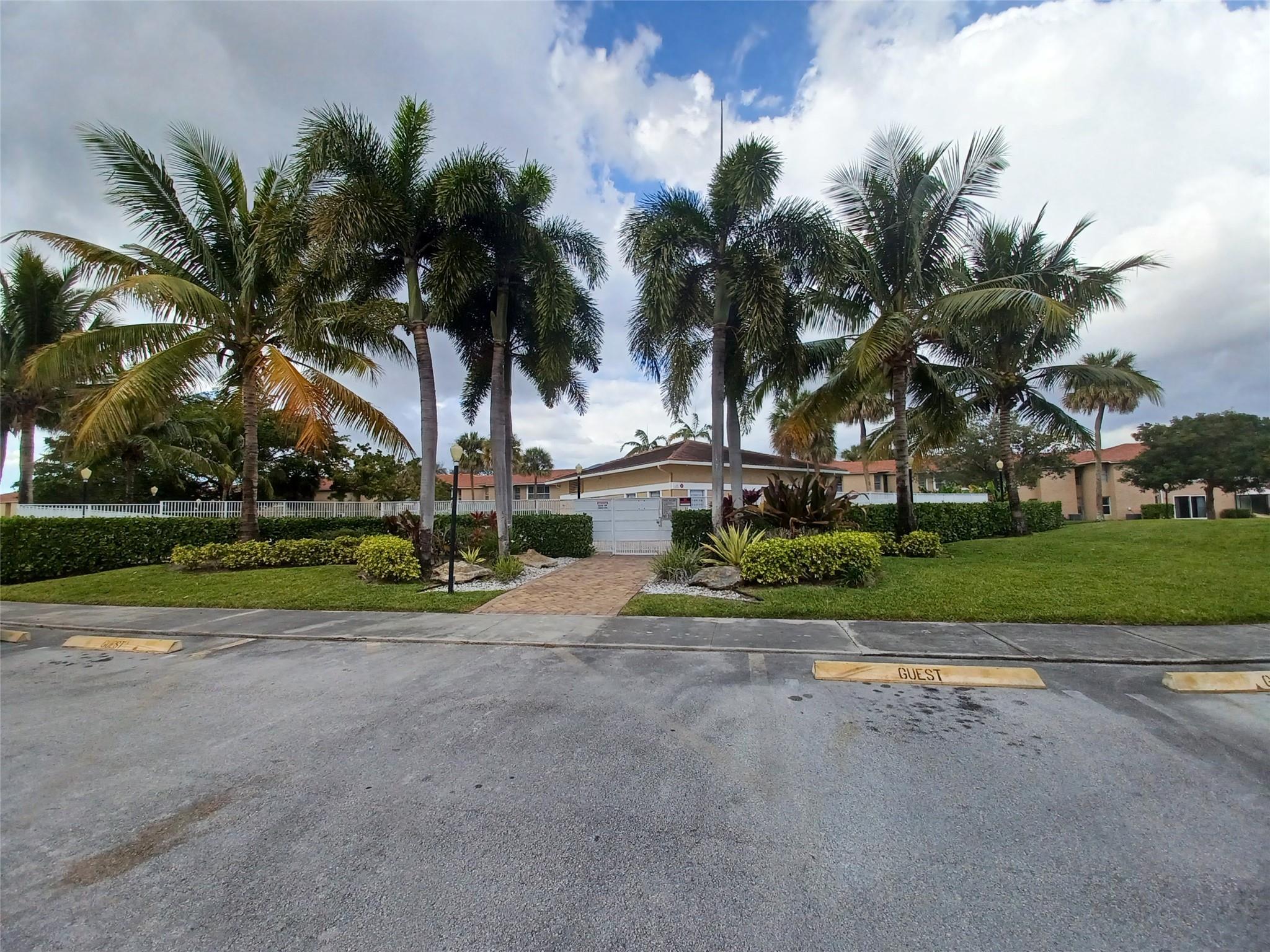 LAKEWOOD VILLAGE - Residential
