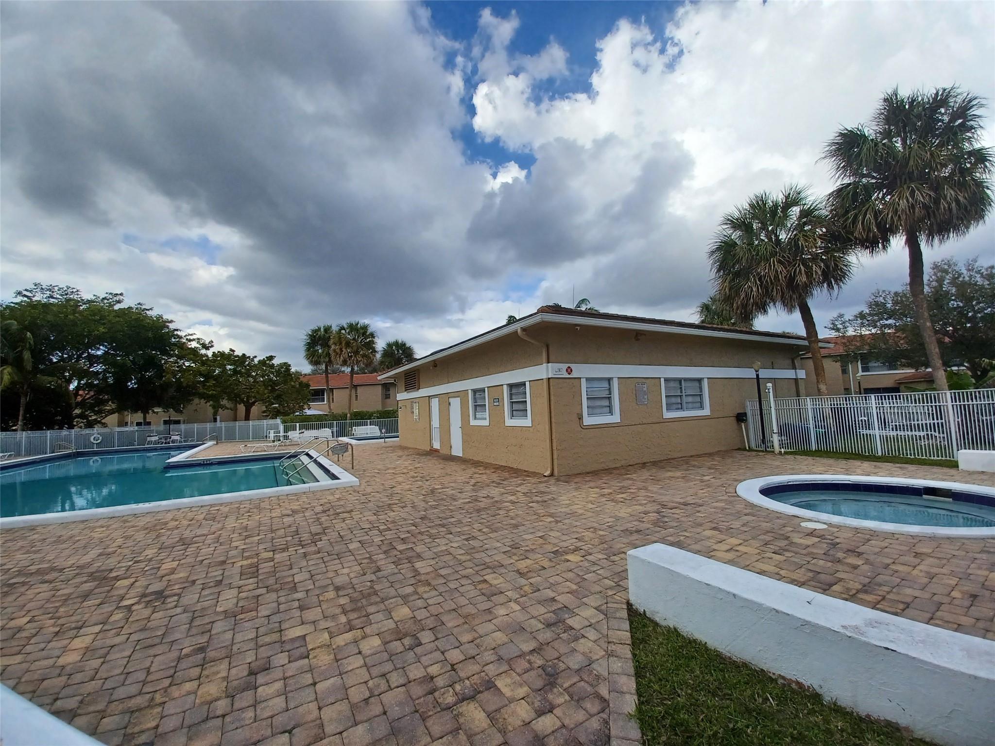 LAKEWOOD VILLAGE - Residential