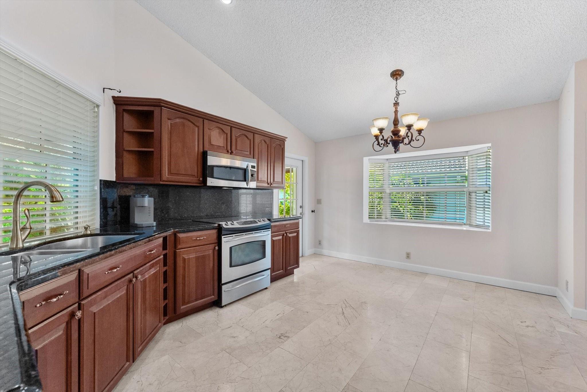 Pine Ridge Villas 129-17 - Residential Lease