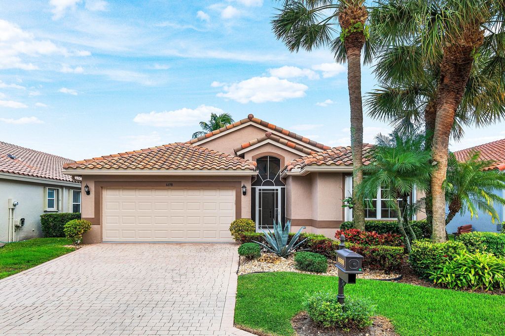 Photo of 6698 Sherbrook Drive, Boynton Beach, FL 33437 (MLS # R11152107)