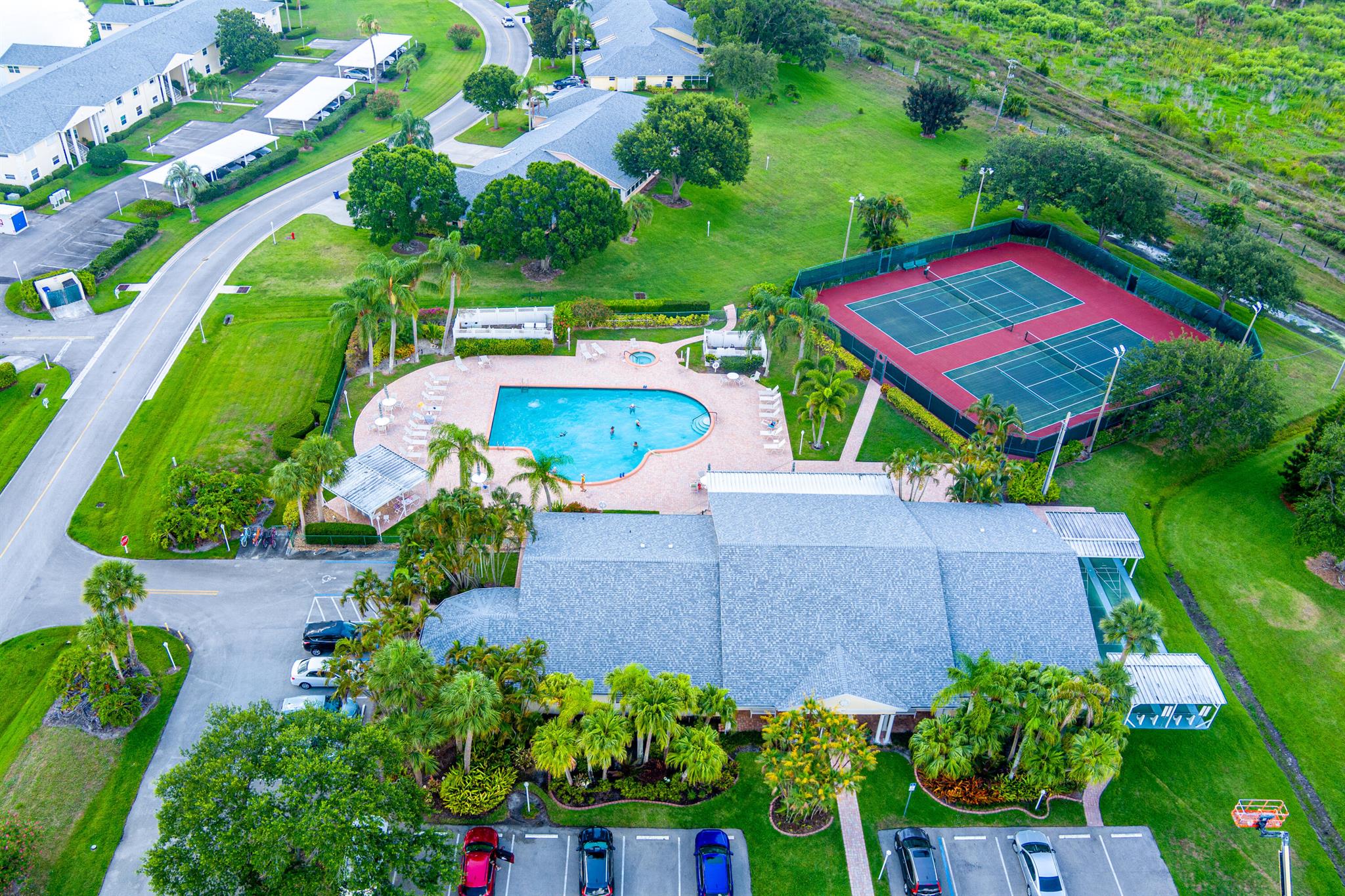 GROVE ISLE EAST CONDOMINI - Residential