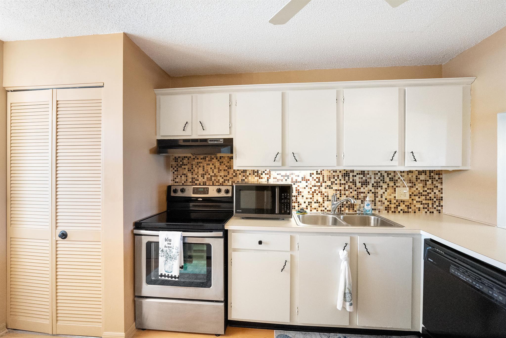 GROVE ISLE EAST CONDOMINI - Residential