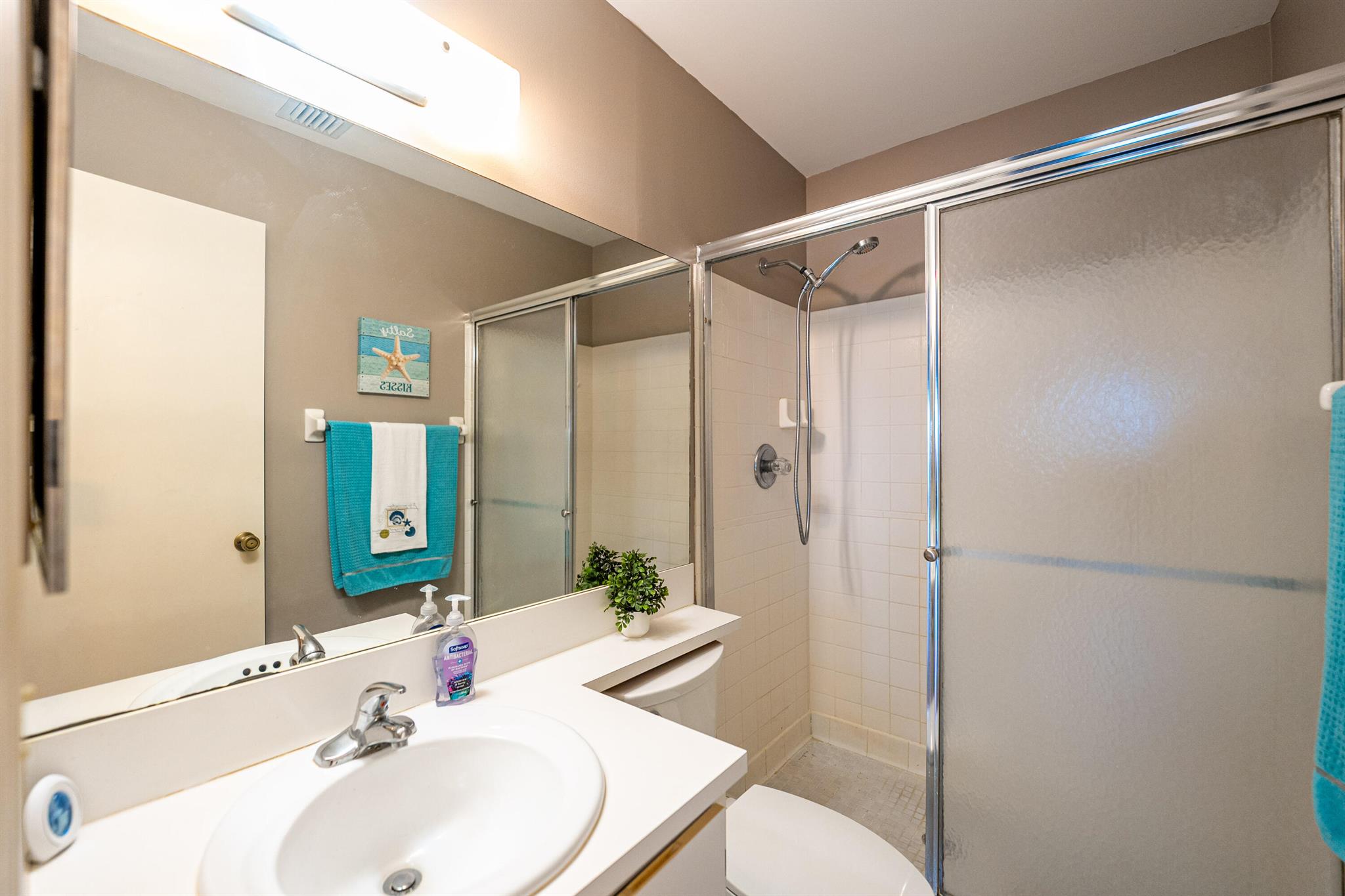 GROVE ISLE EAST CONDOMINI - Residential