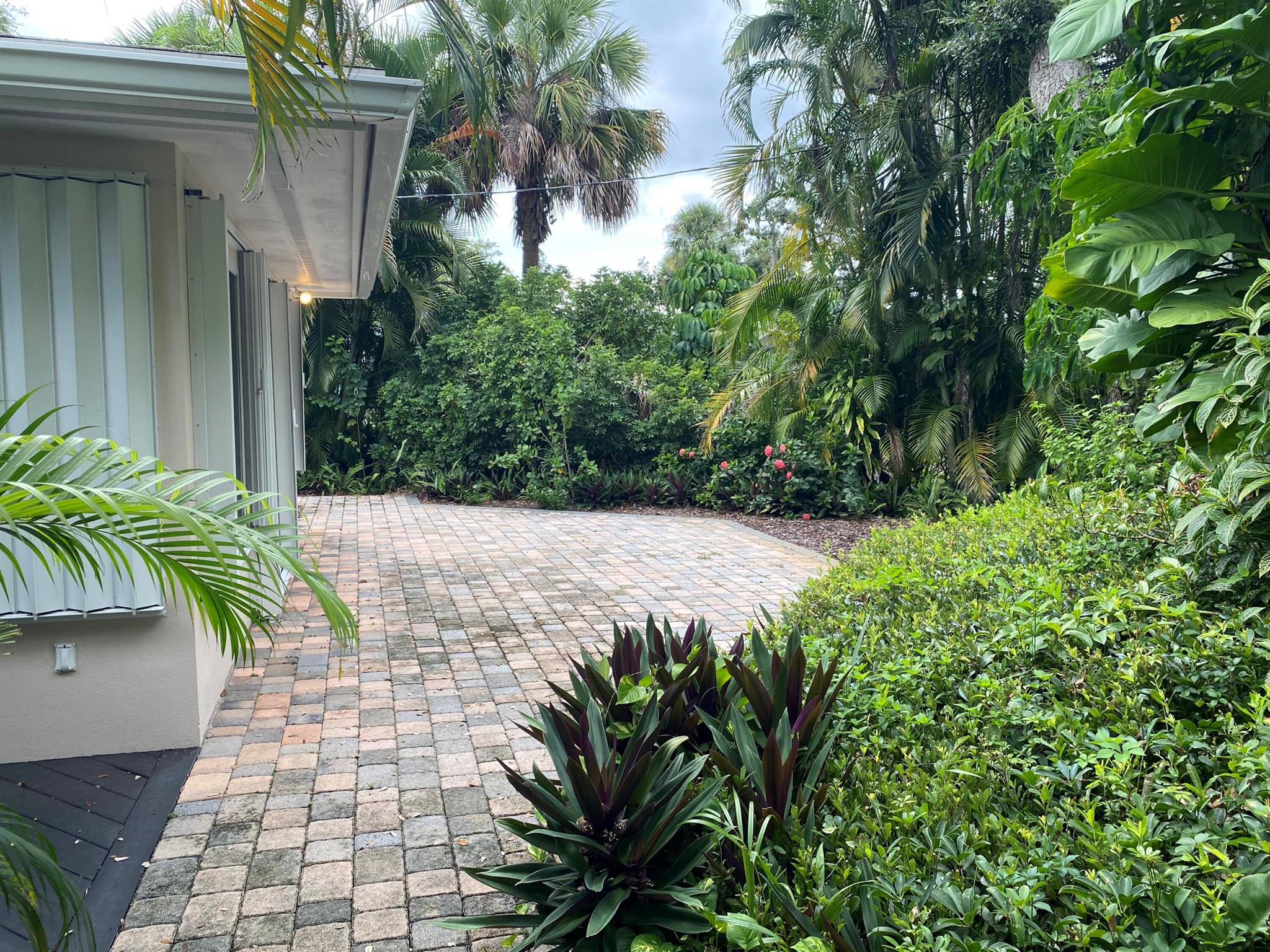 RIVER OAKS ESTATES UNIT 1 - Residential Lease