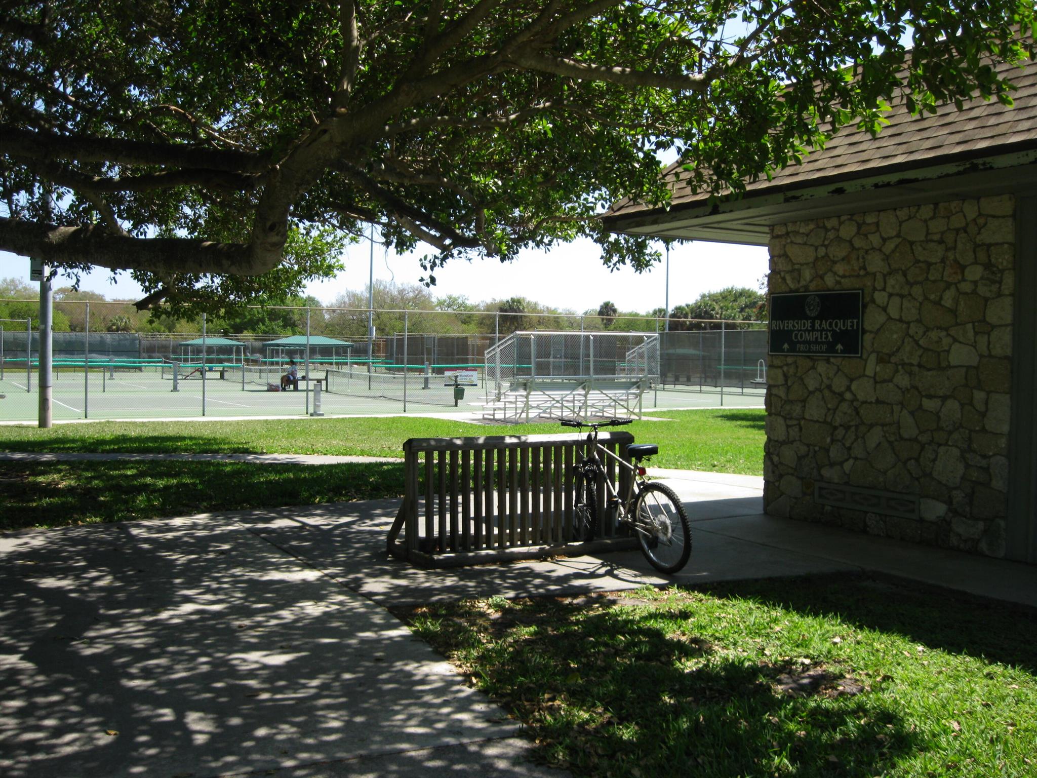 RIVER OAKS ESTATES UNIT 1 - Residential Lease