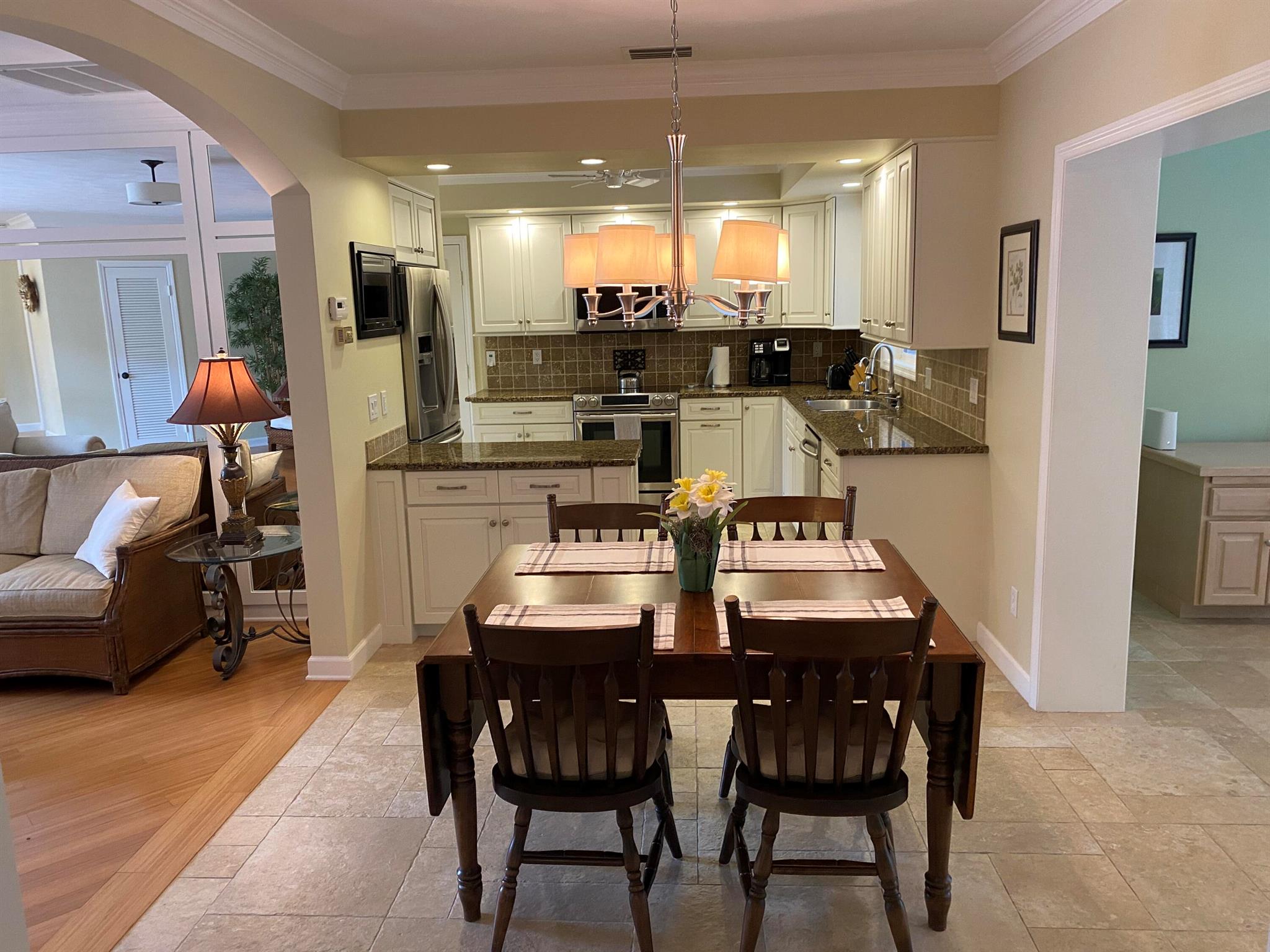 RIVER OAKS ESTATES UNIT 1 - Residential Lease