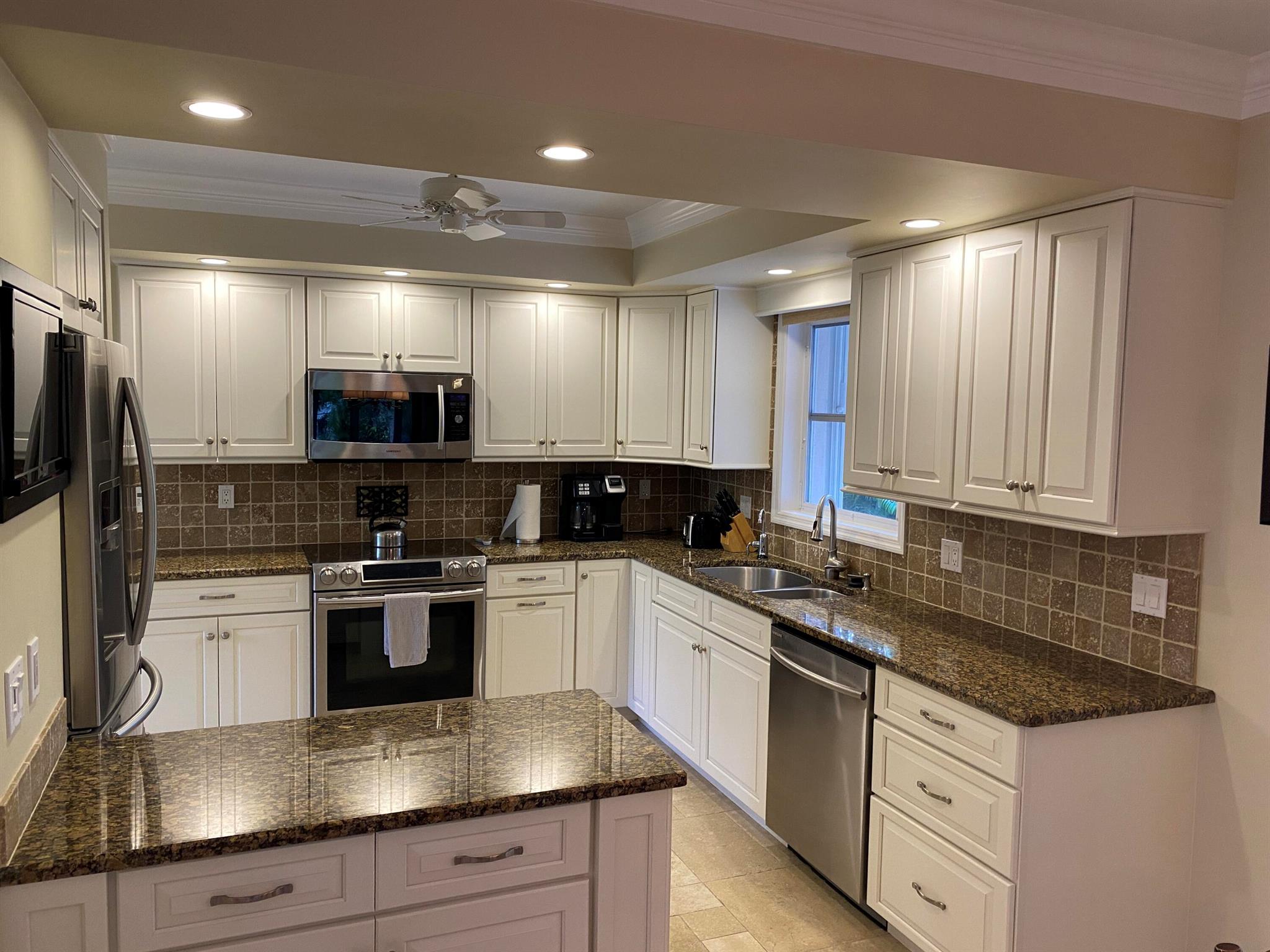 RIVER OAKS ESTATES UNIT 1 - Residential Lease