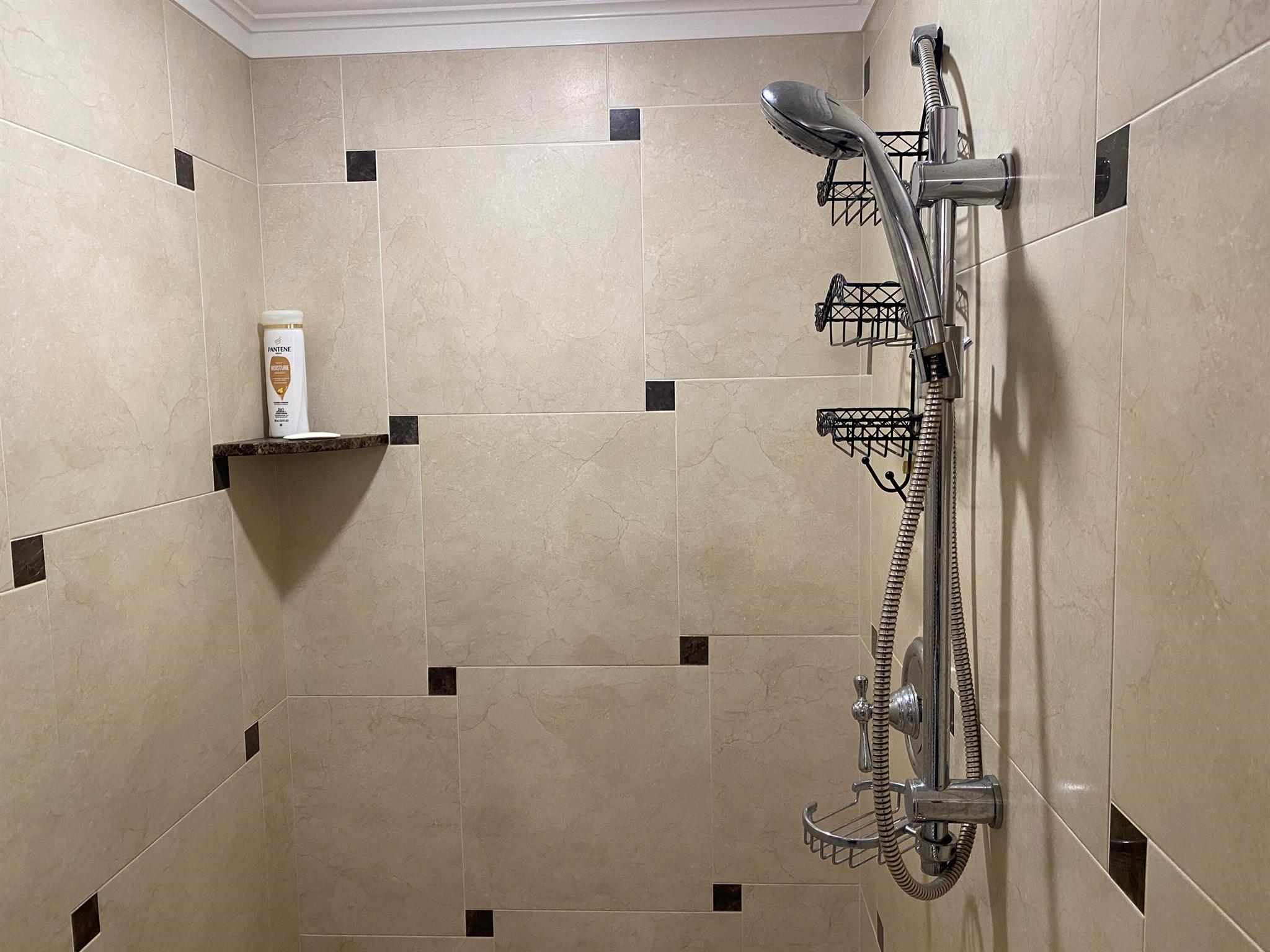 RIVER OAKS ESTATES UNIT 1 - Residential Lease